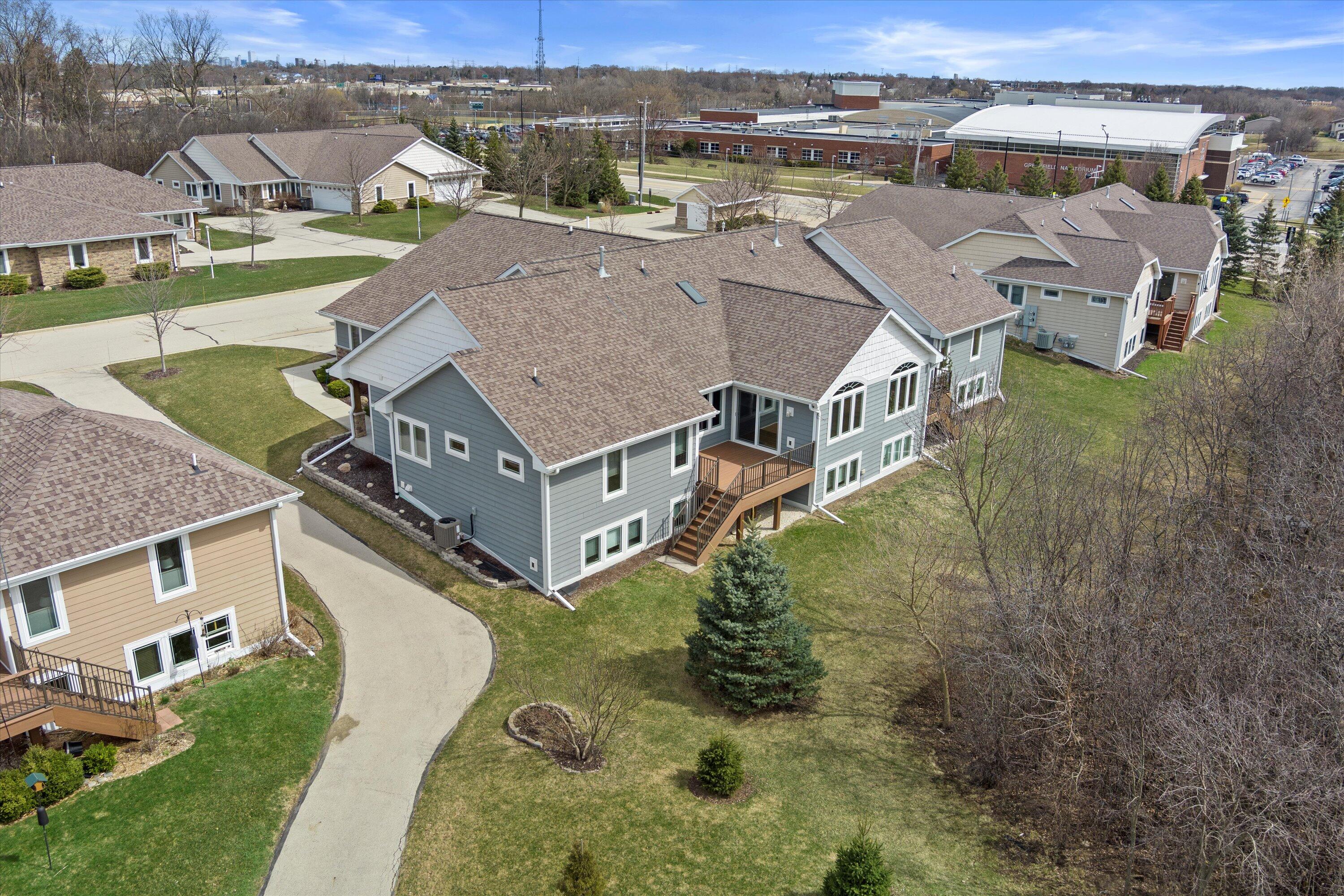 6059 W Woodview Ct