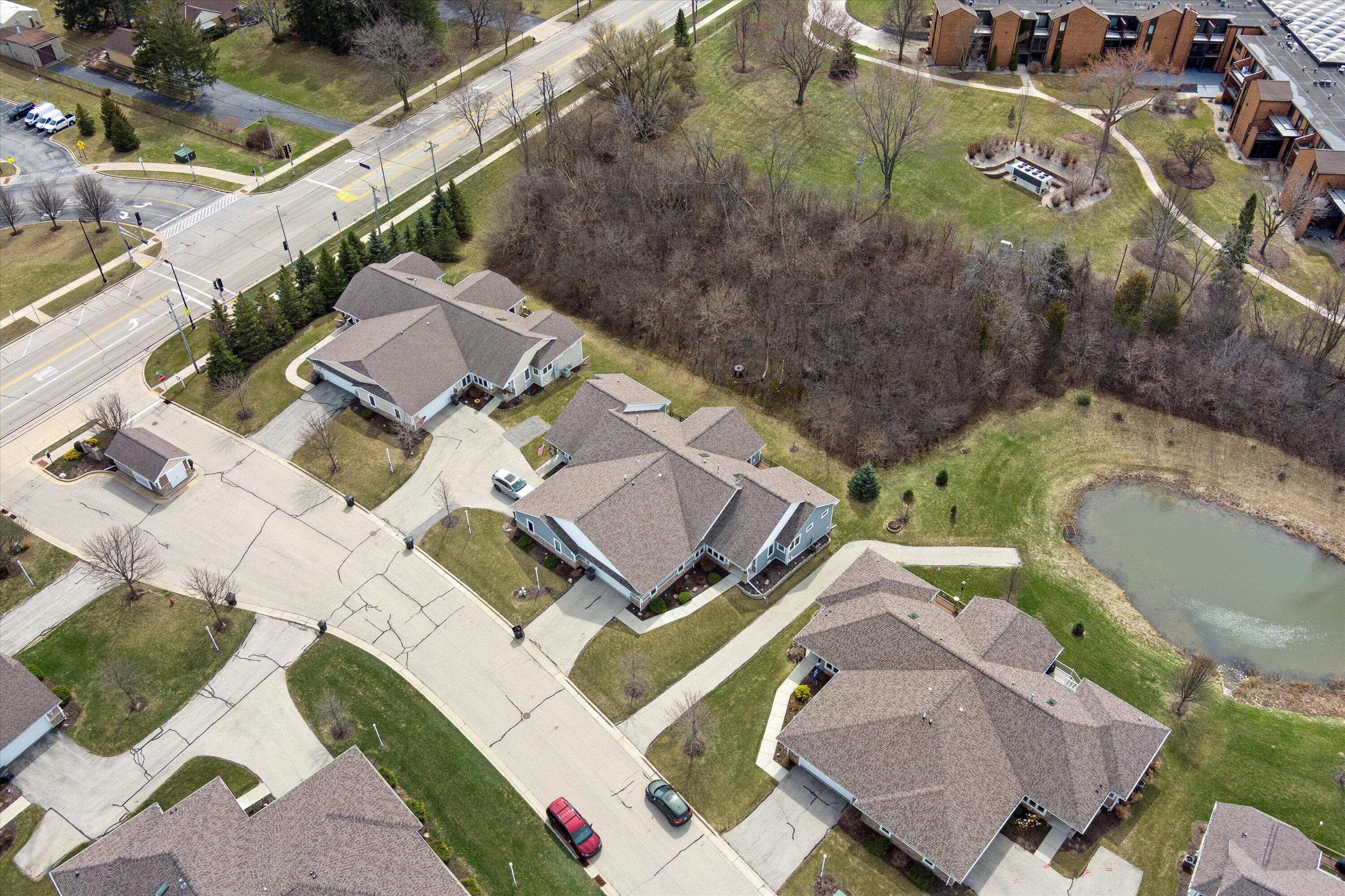 6059 W Woodview Ct