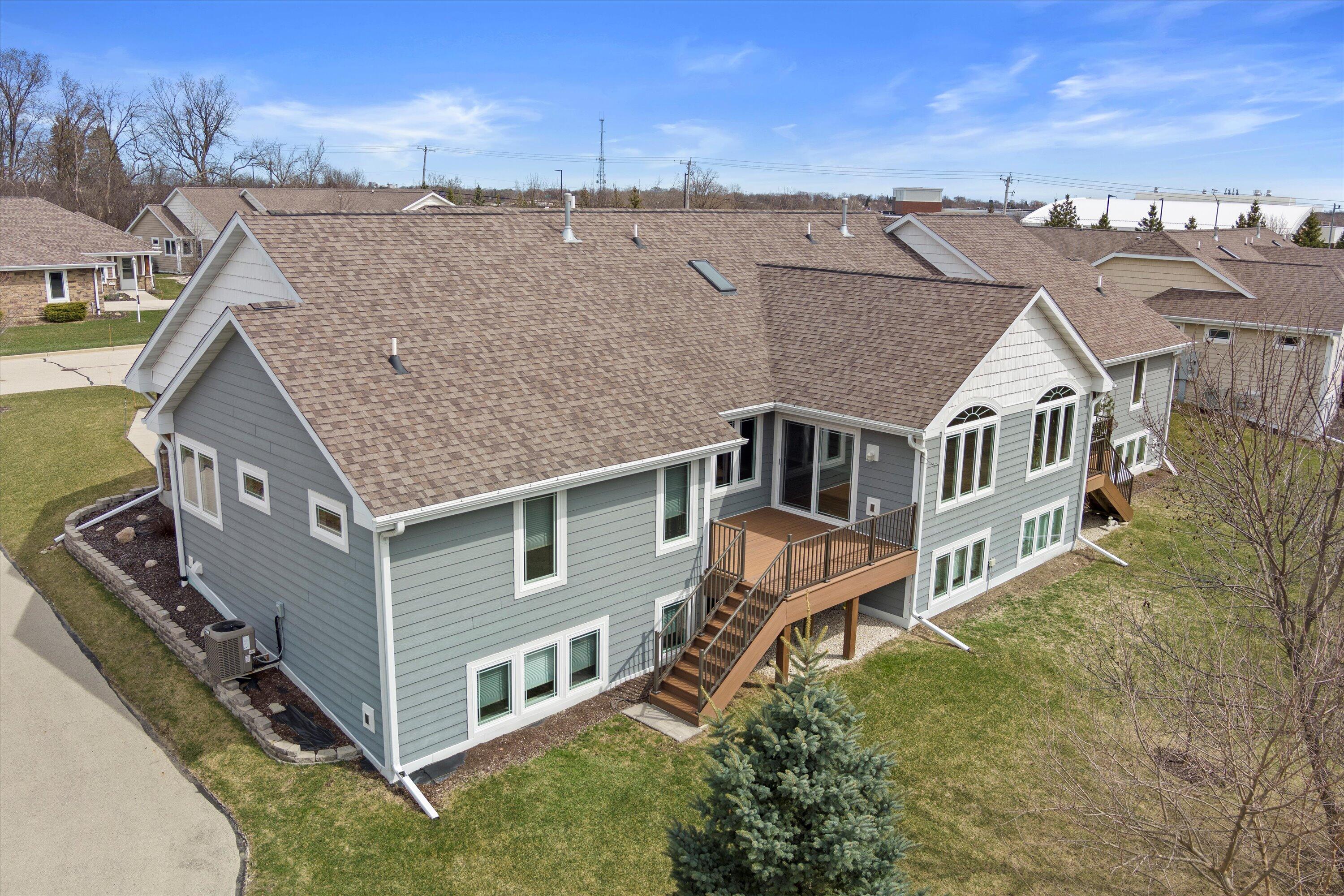 6059 W Woodview Ct