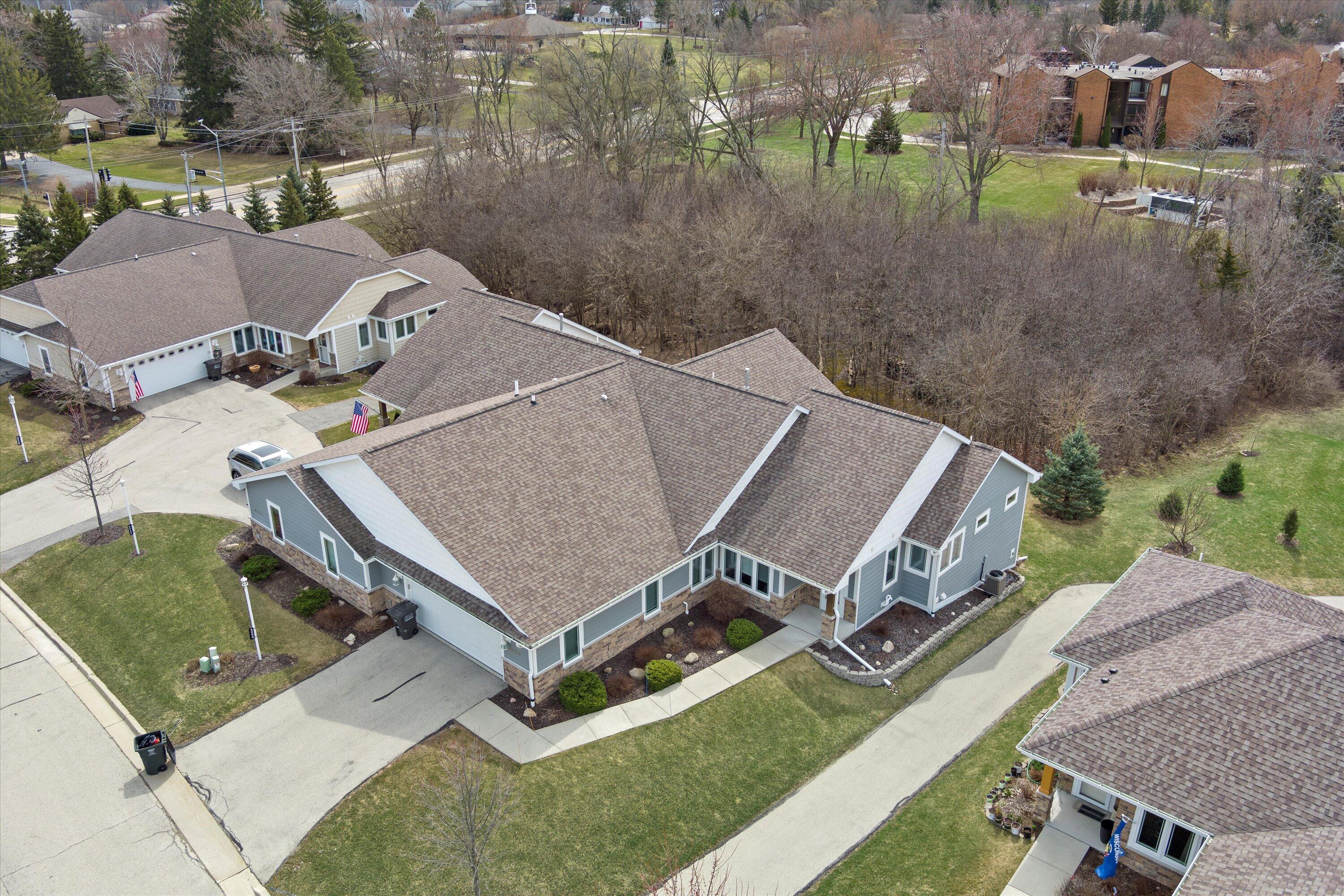 6059 W Woodview Ct