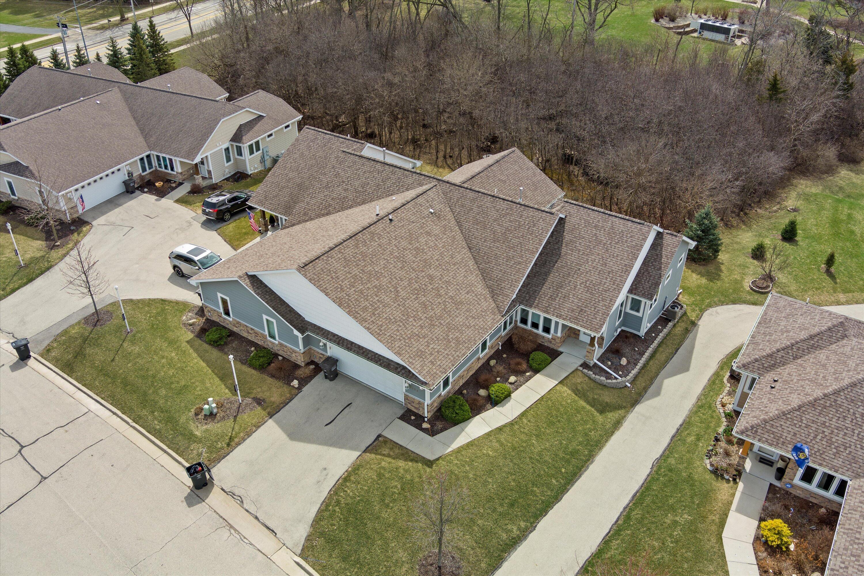 6059 W Woodview Ct