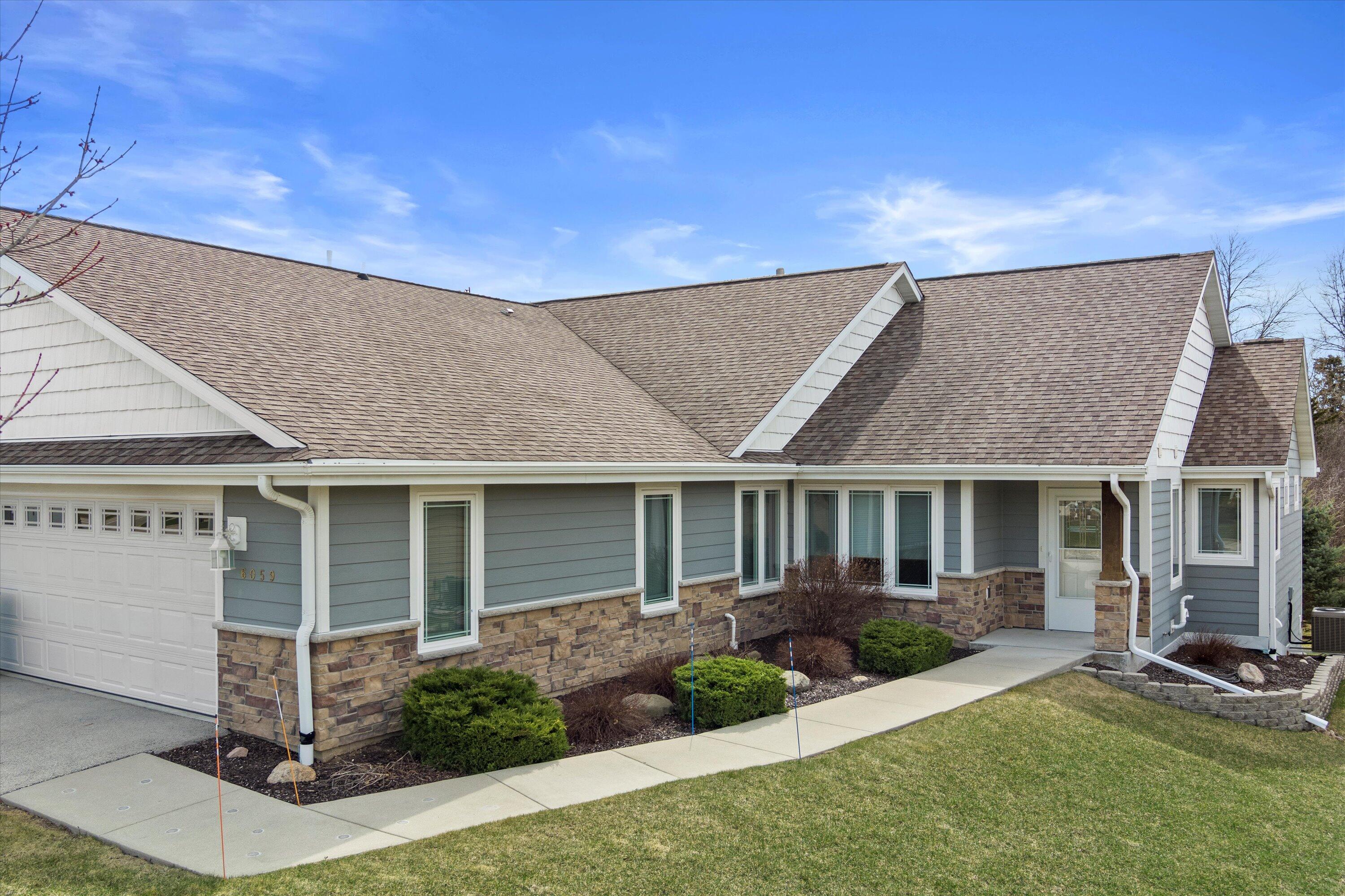 6059 W Woodview Ct