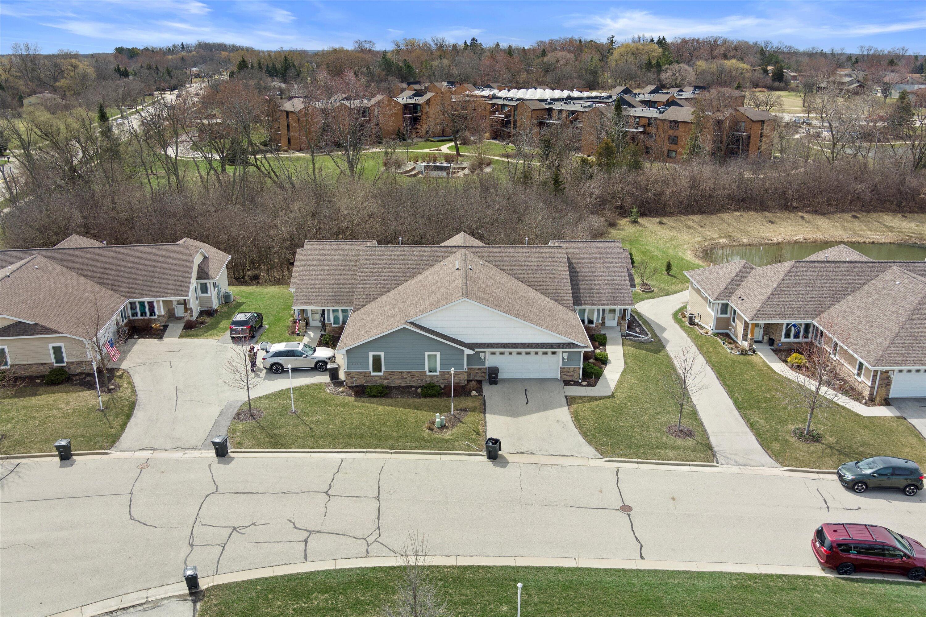 6059 W Woodview Ct