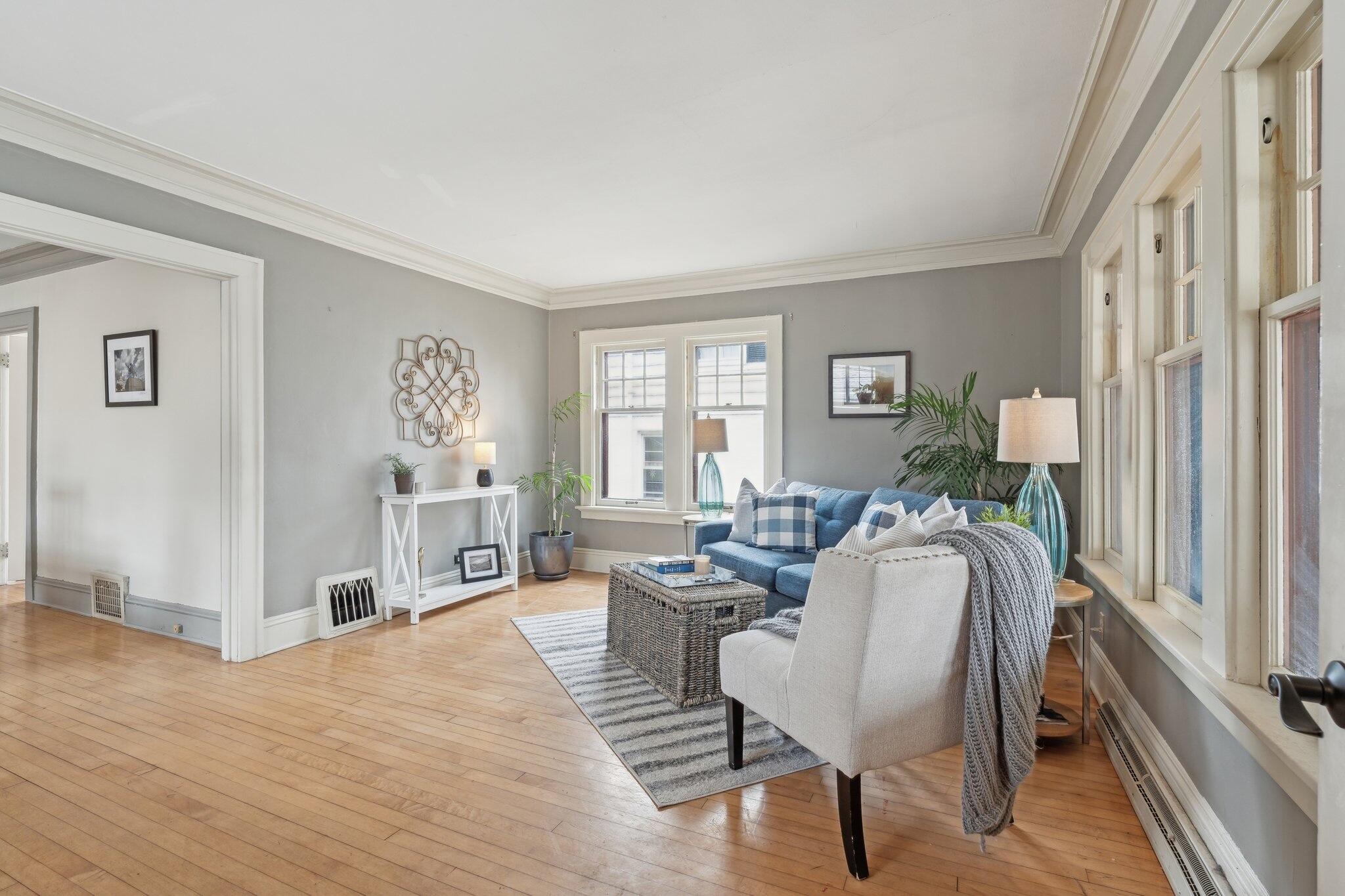 415 E Day Ave