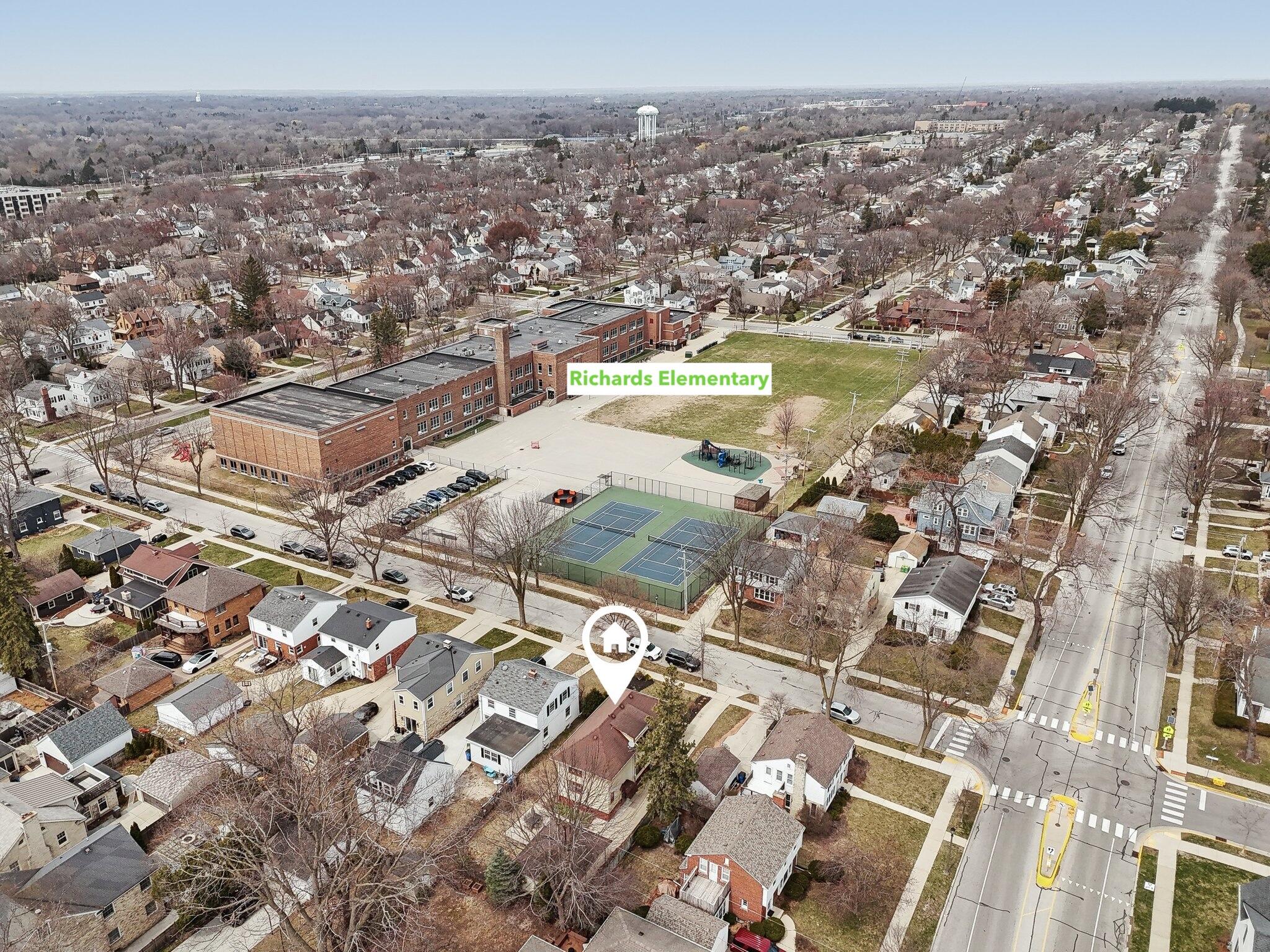 415 E Day Ave
