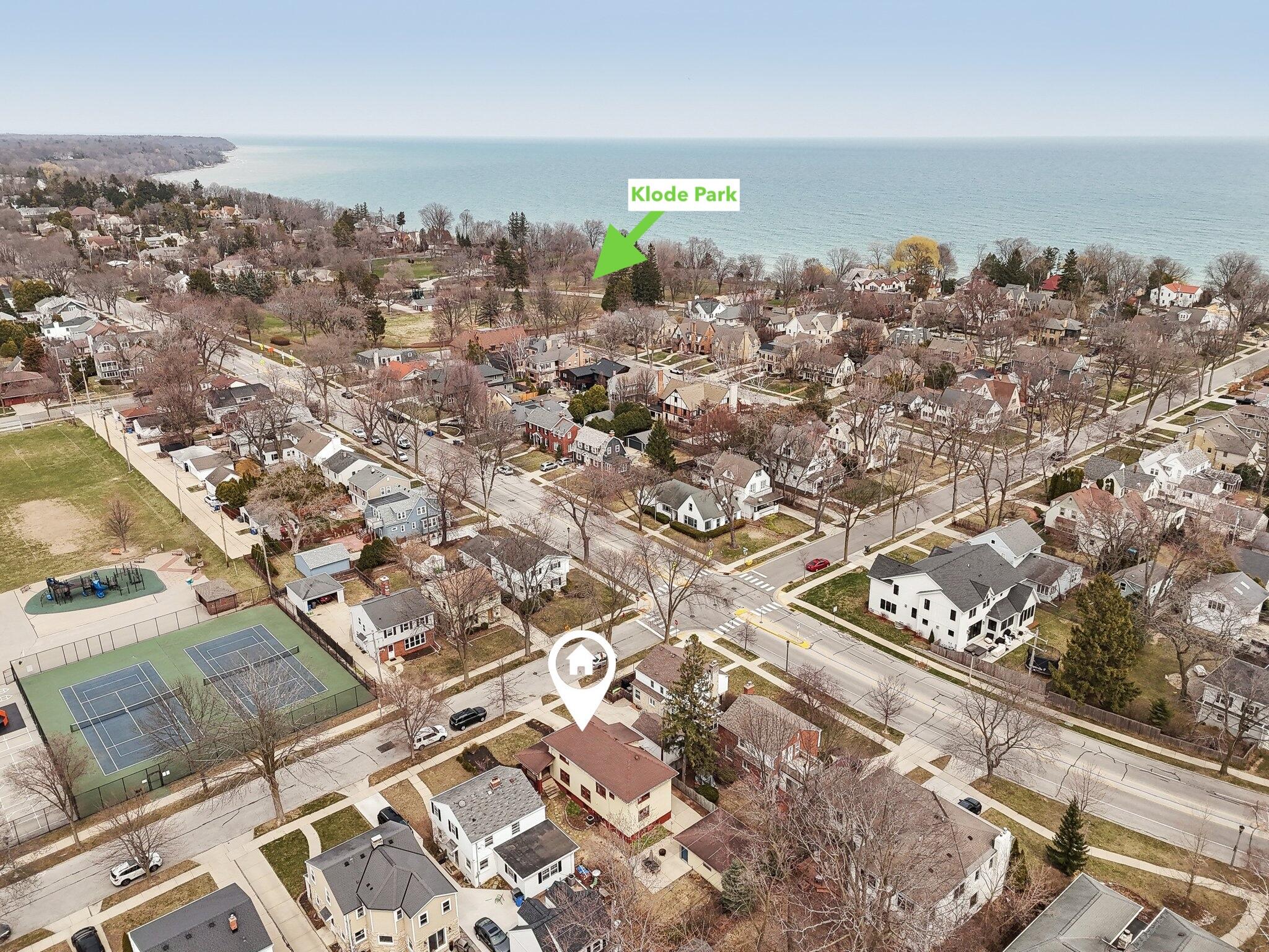 415 E Day Ave