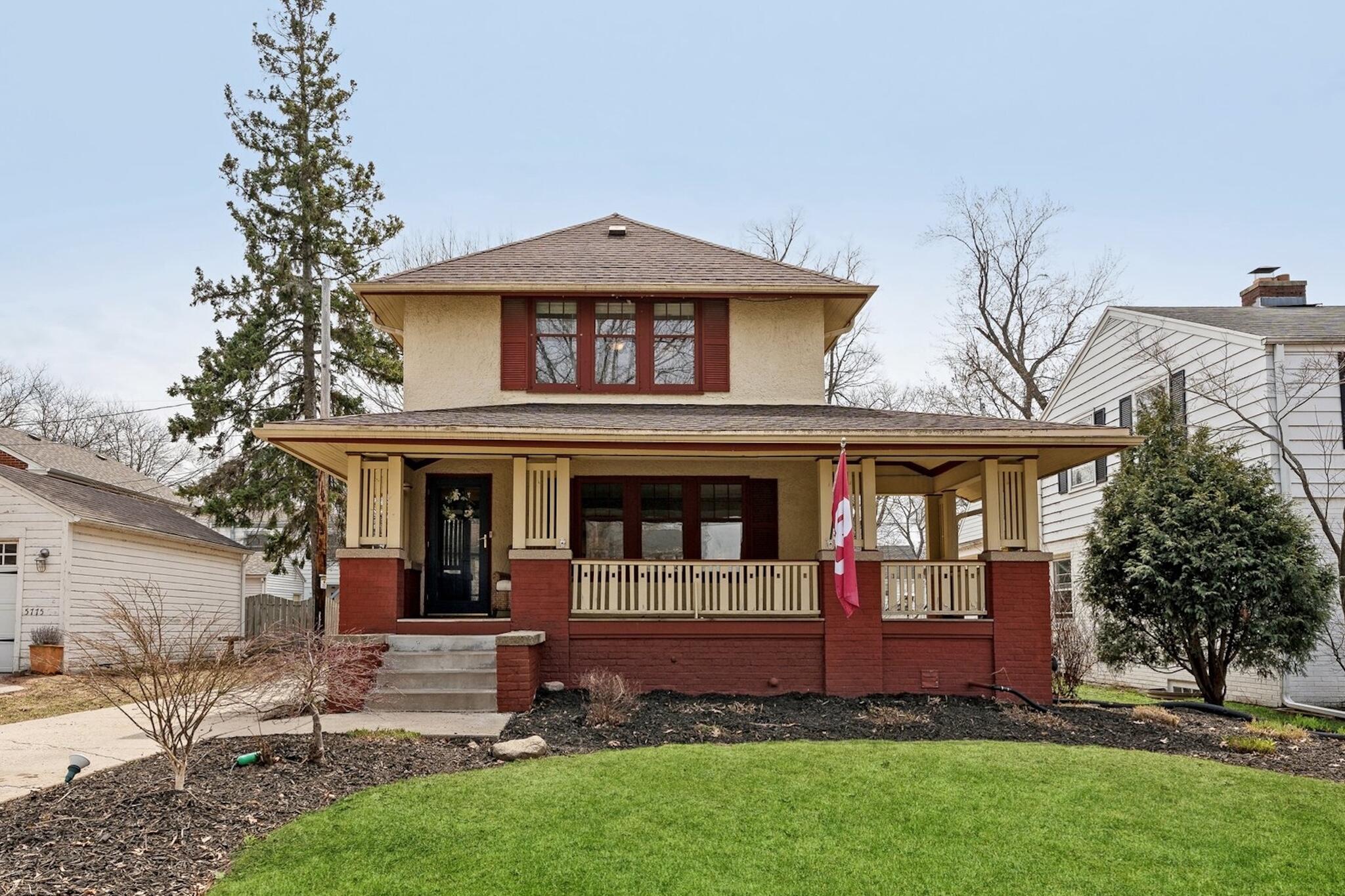 415 E Day Ave