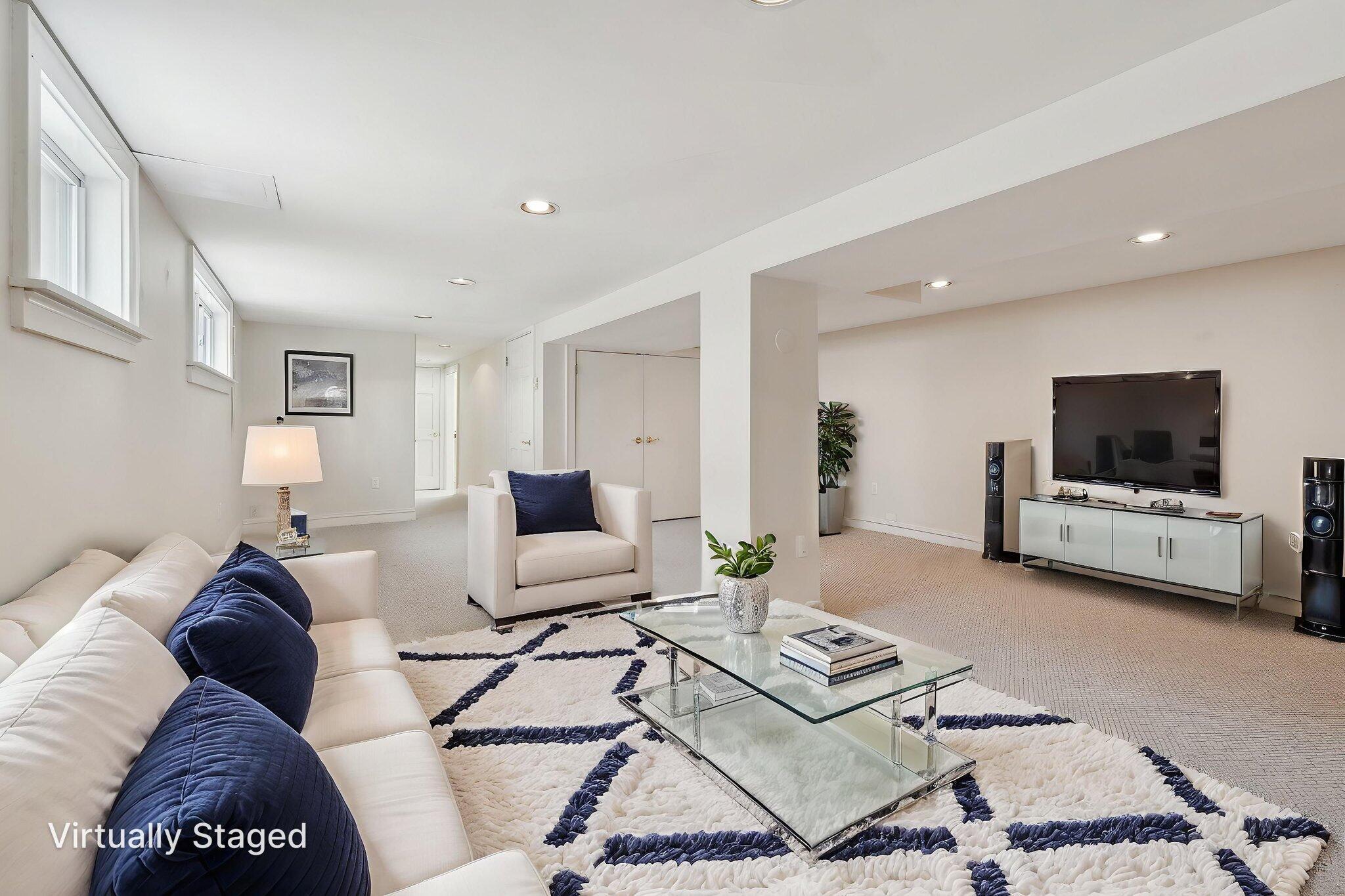 415 E Day Ave