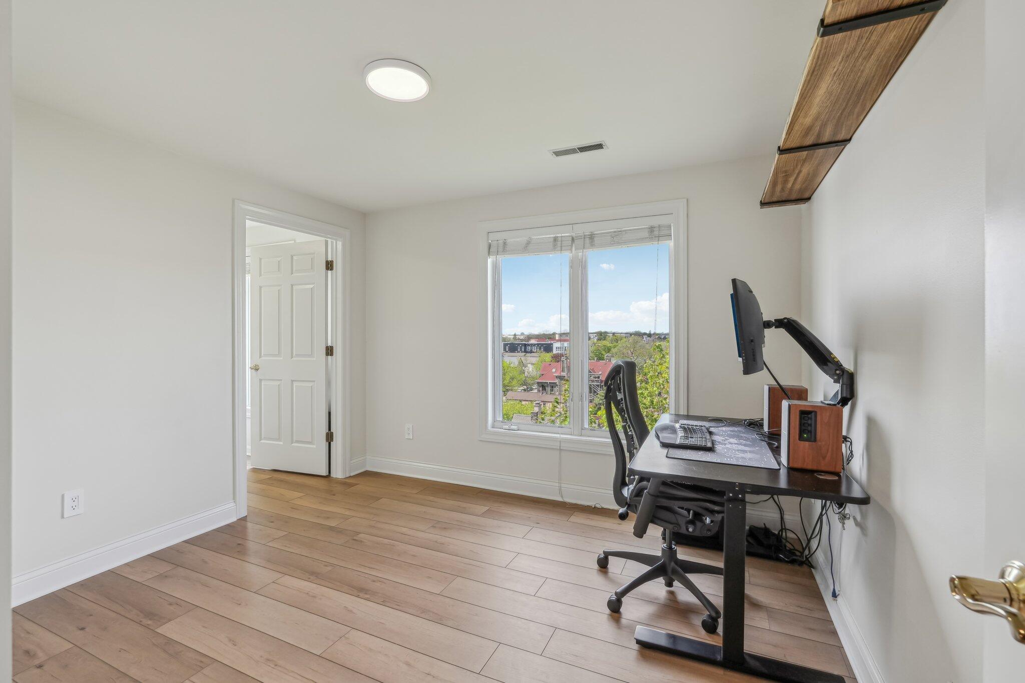 1515 N Van Buren St Unit: 507