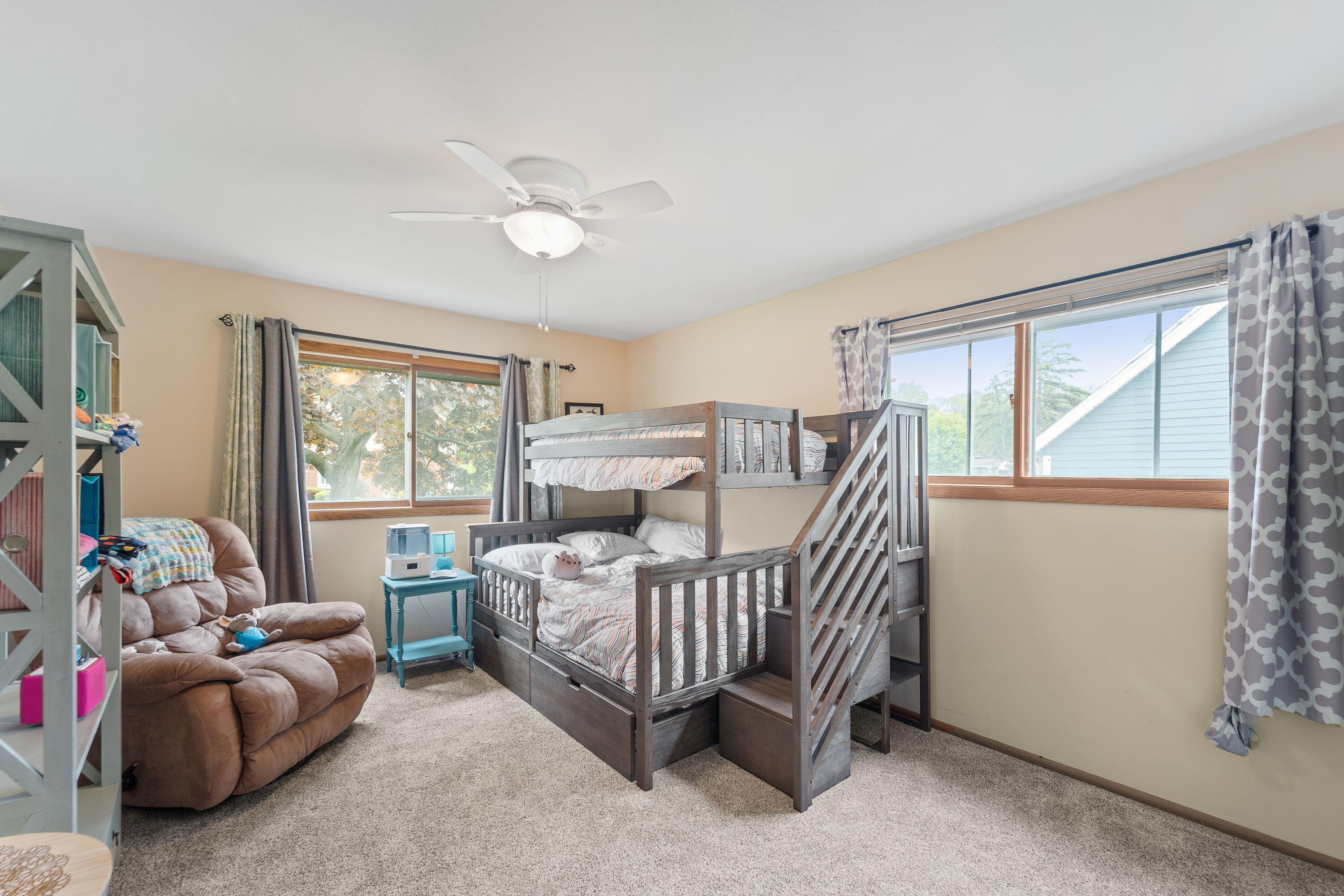 701 W Fairfield Ct