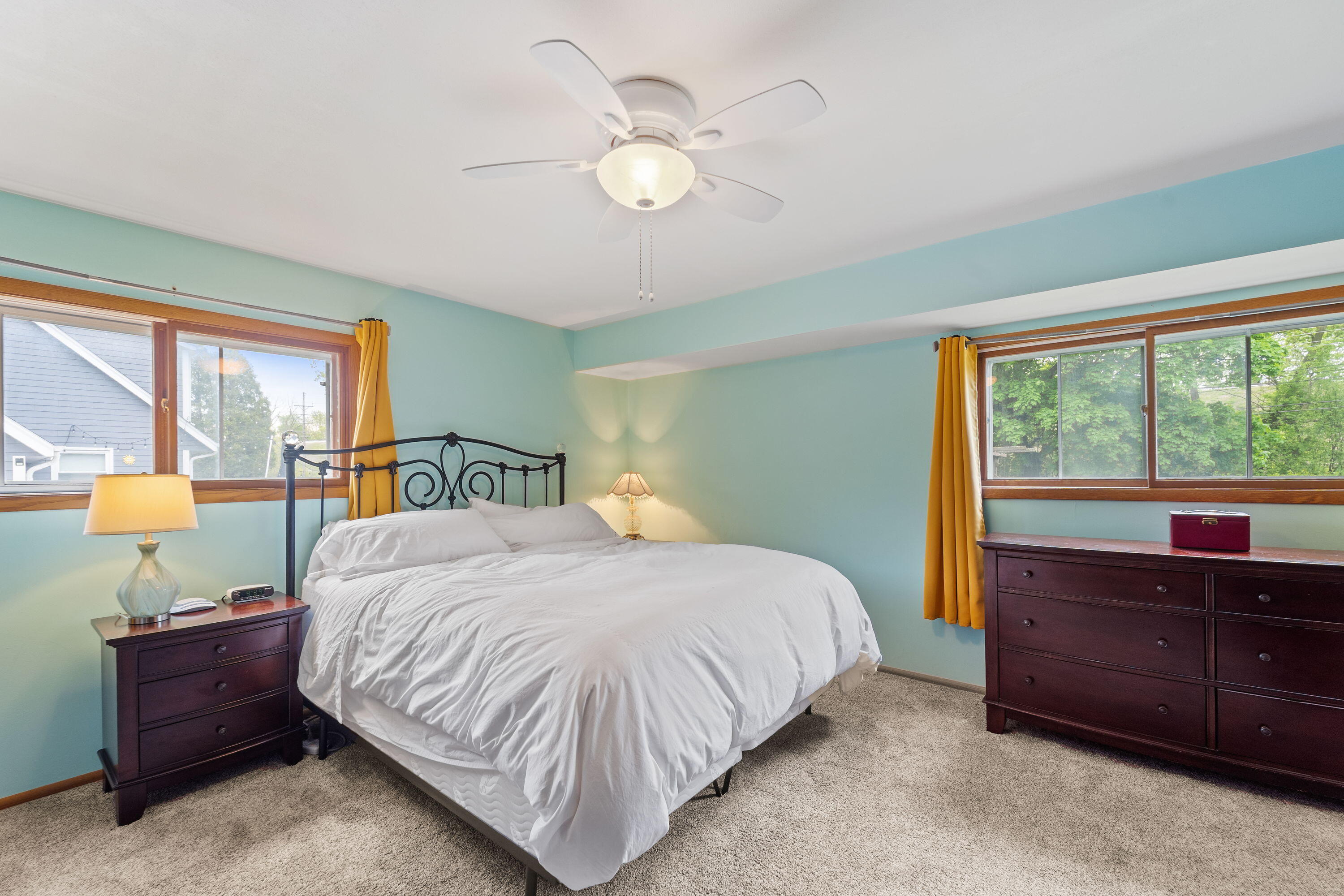 701 W Fairfield Ct