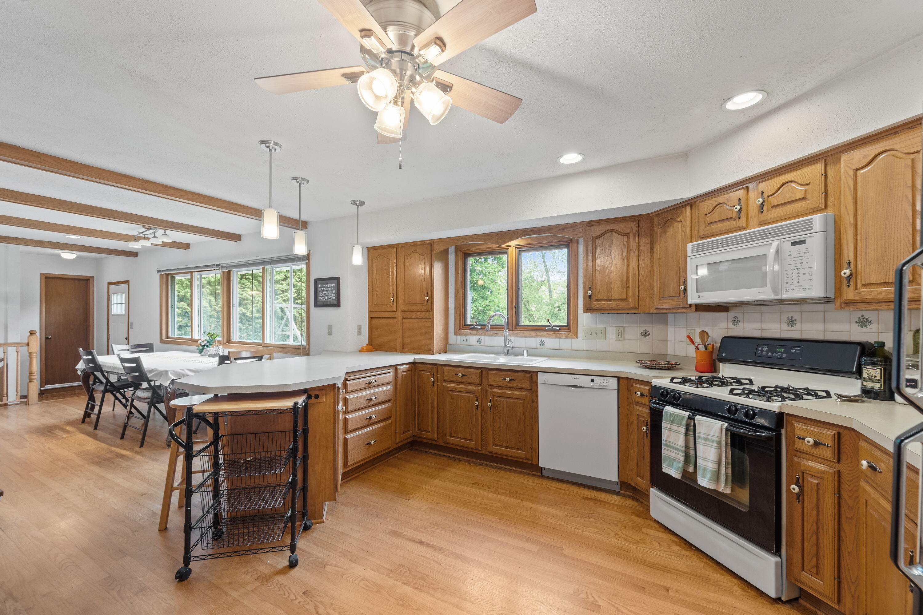 701 W Fairfield Ct