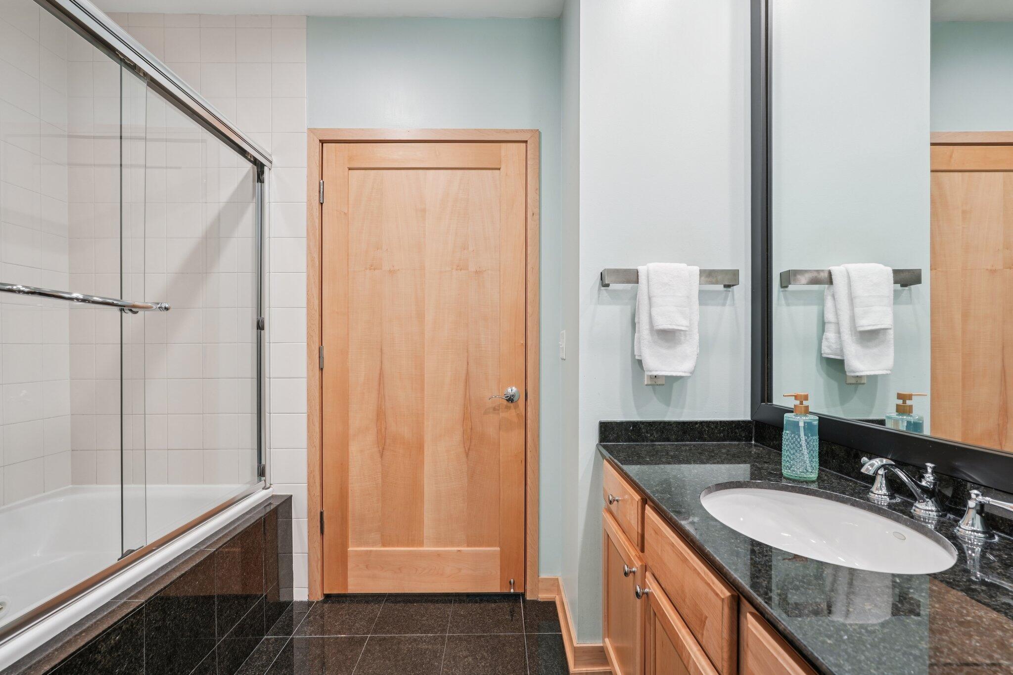 1325 N Van Buren St Unit: 306