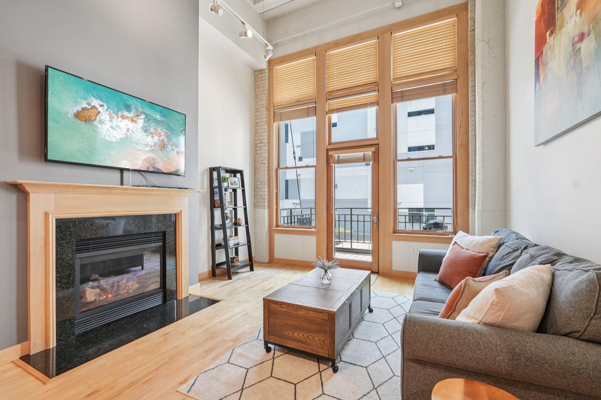 1325 N Van Buren St Unit: 306