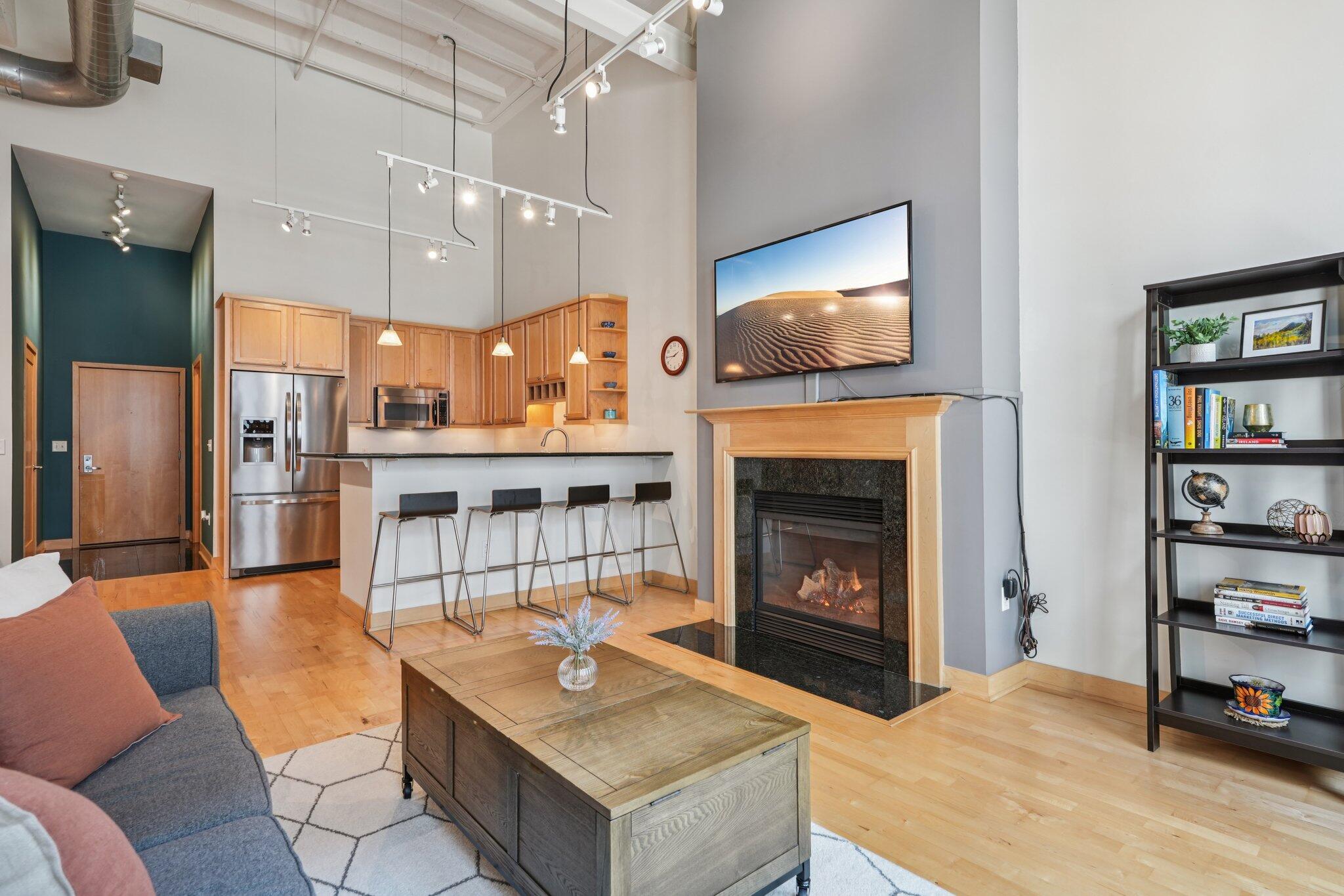 1325 N Van Buren St Unit: 306