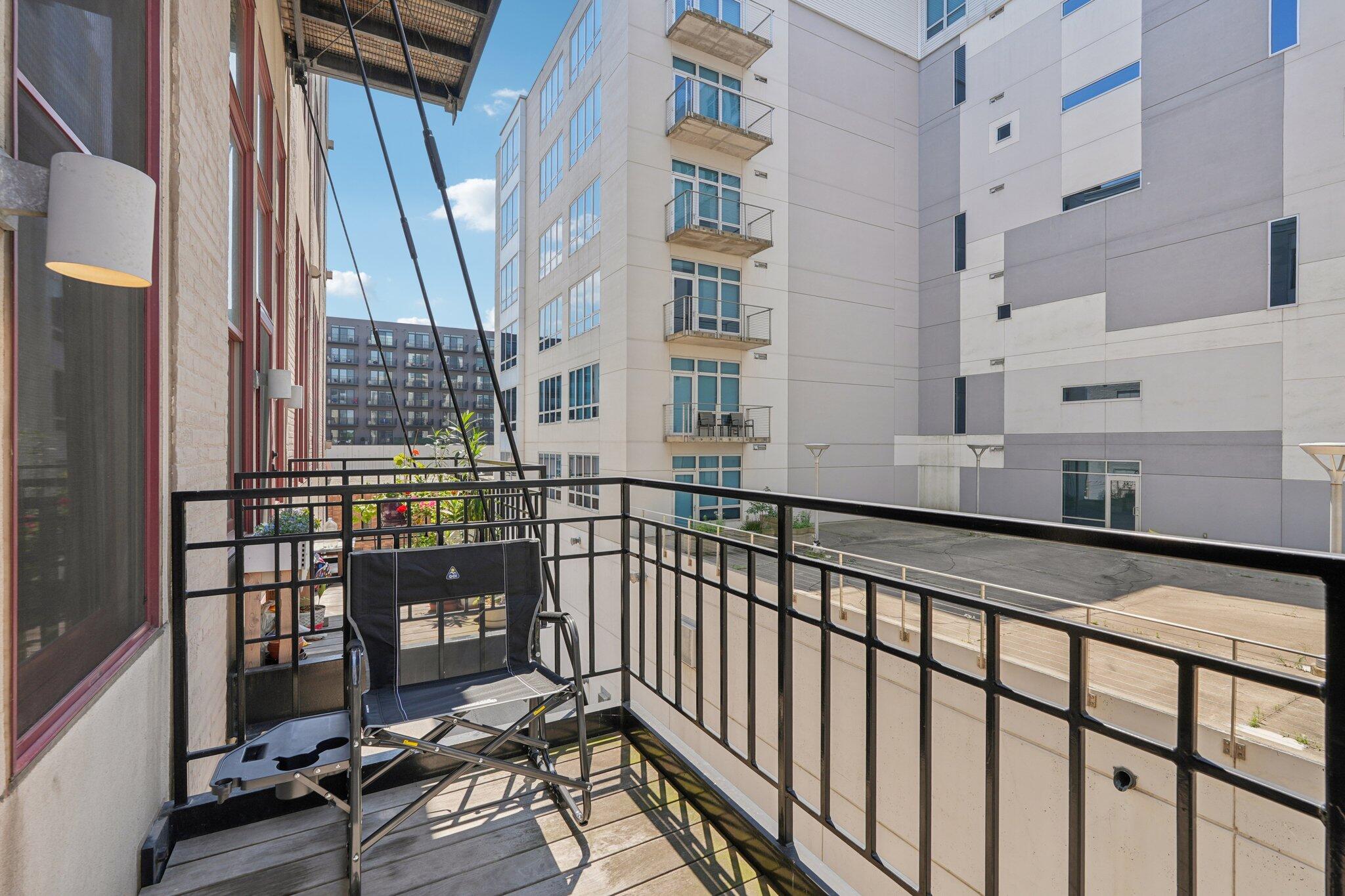1325 N Van Buren St Unit: 306