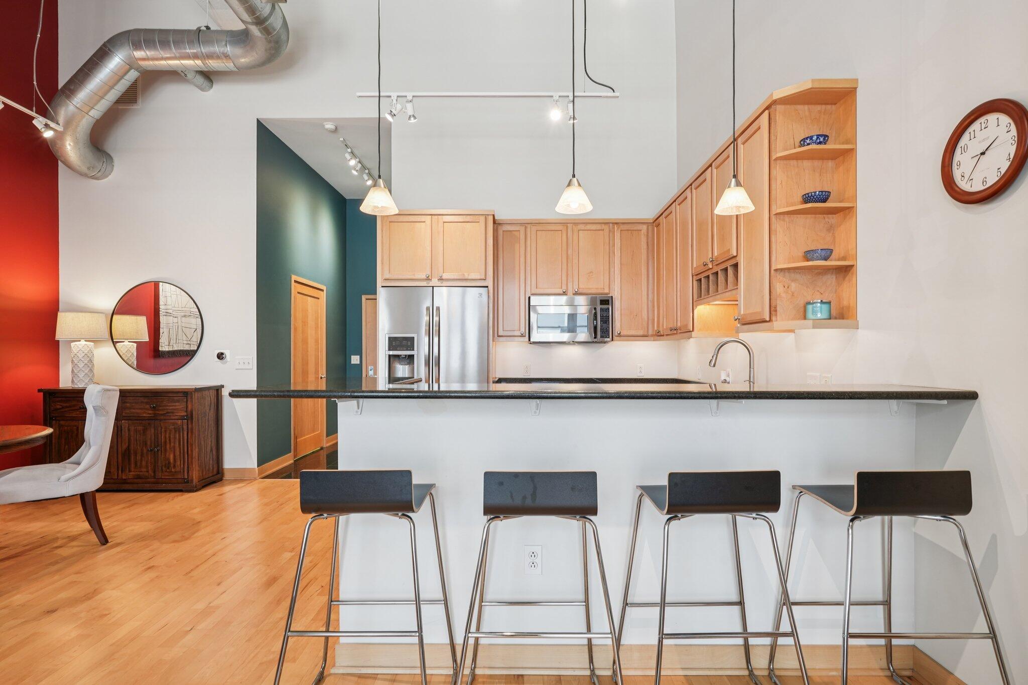 1325 N Van Buren St Unit: 306