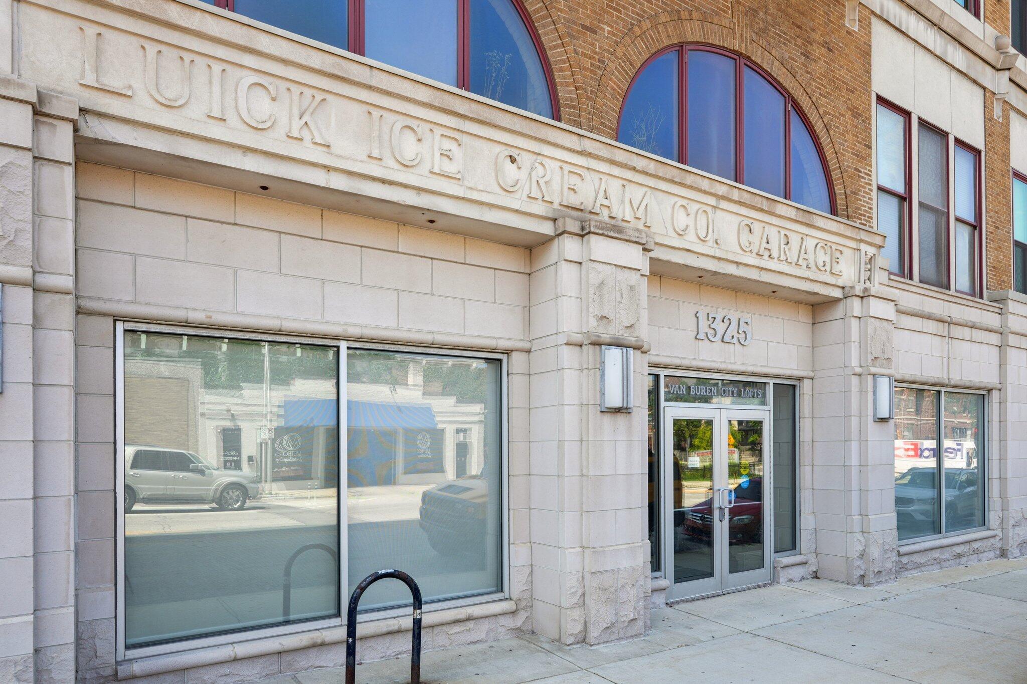 1325 N Van Buren St Unit: 306