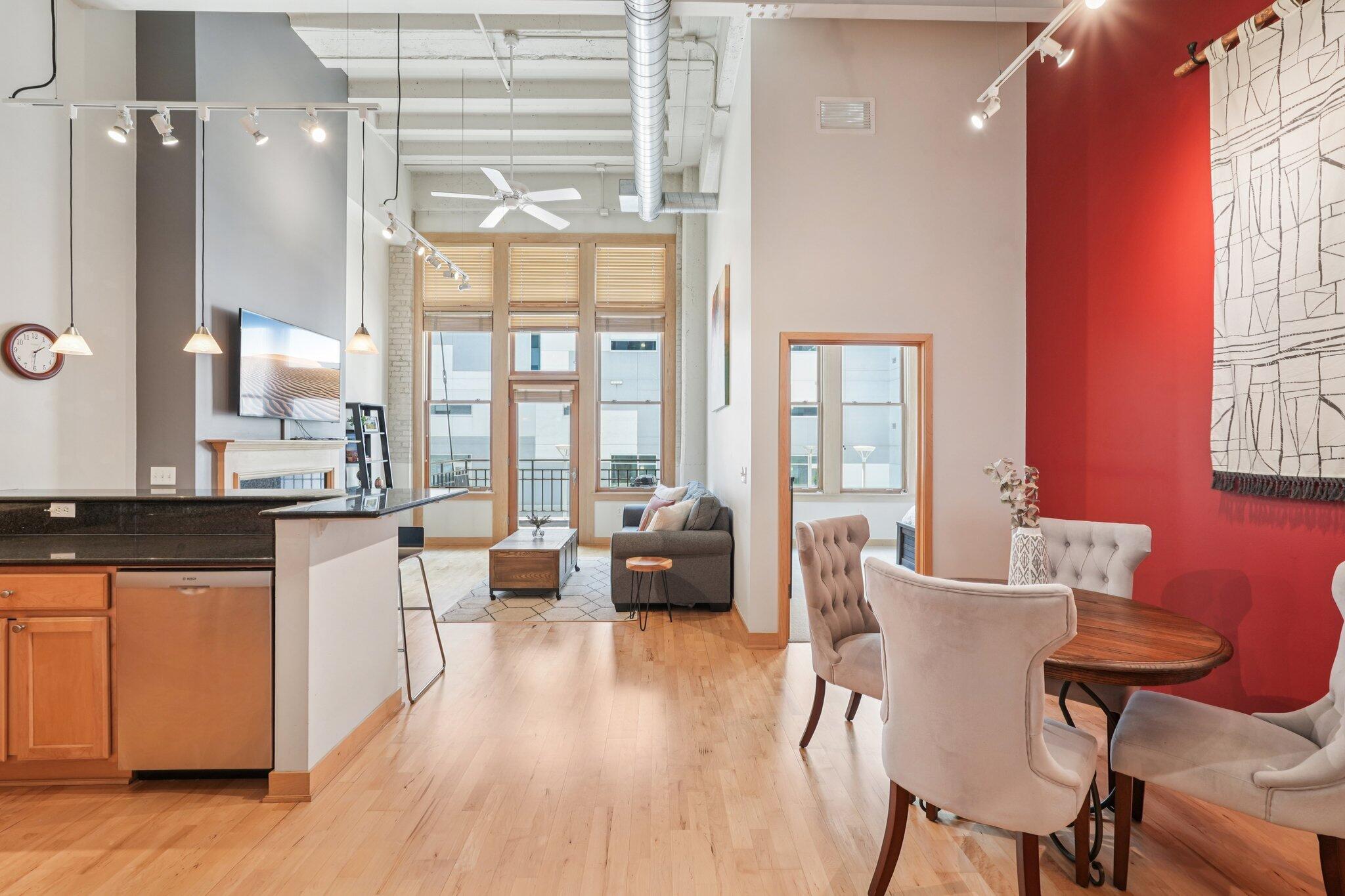 1325 N Van Buren St Unit: 306