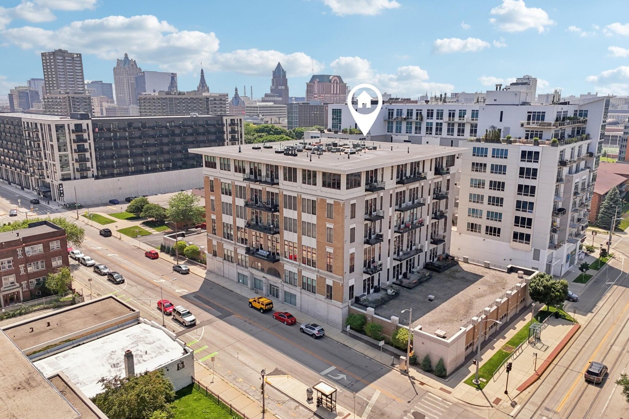 1325 N Van Buren St Unit: 306