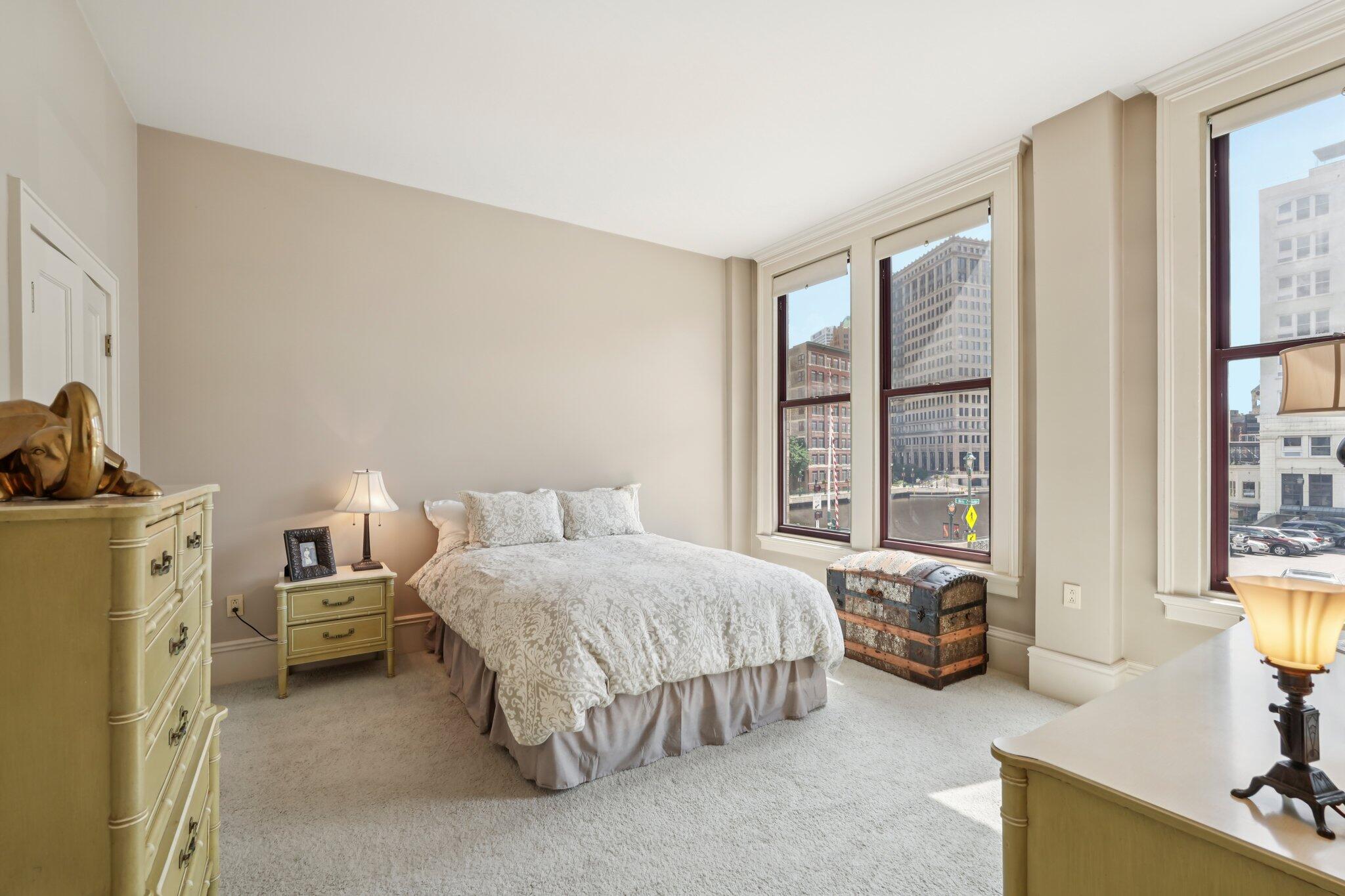 108 W Wells St Unit: 2C
