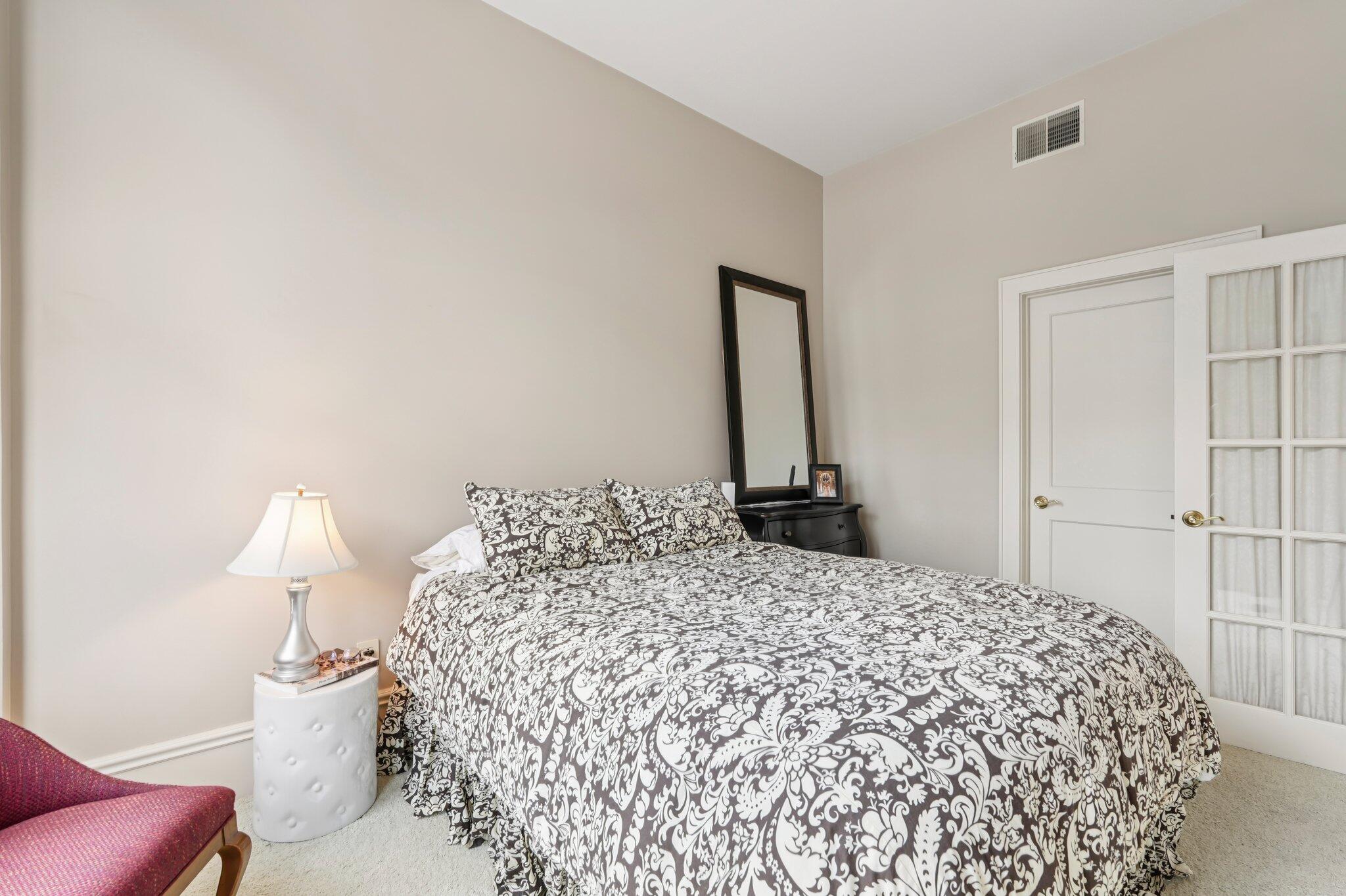 108 W Wells St Unit: 2C
