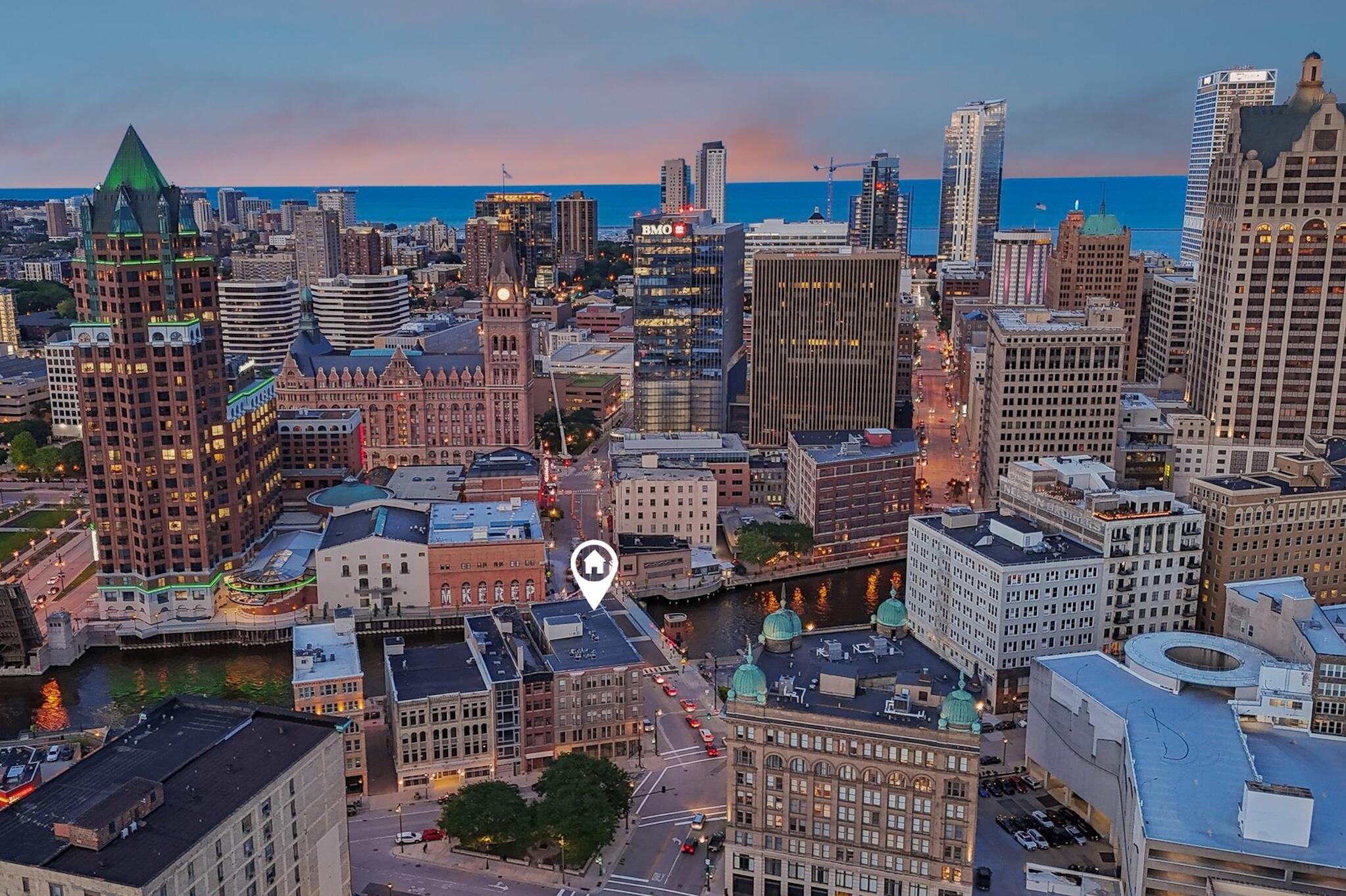 108 W Wells St Unit: 2C