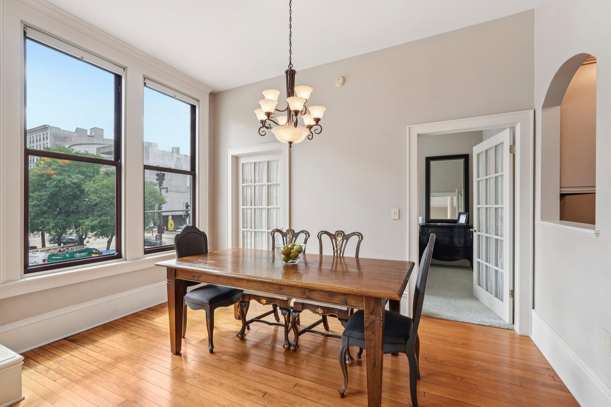 108 W Wells St Unit: 2C