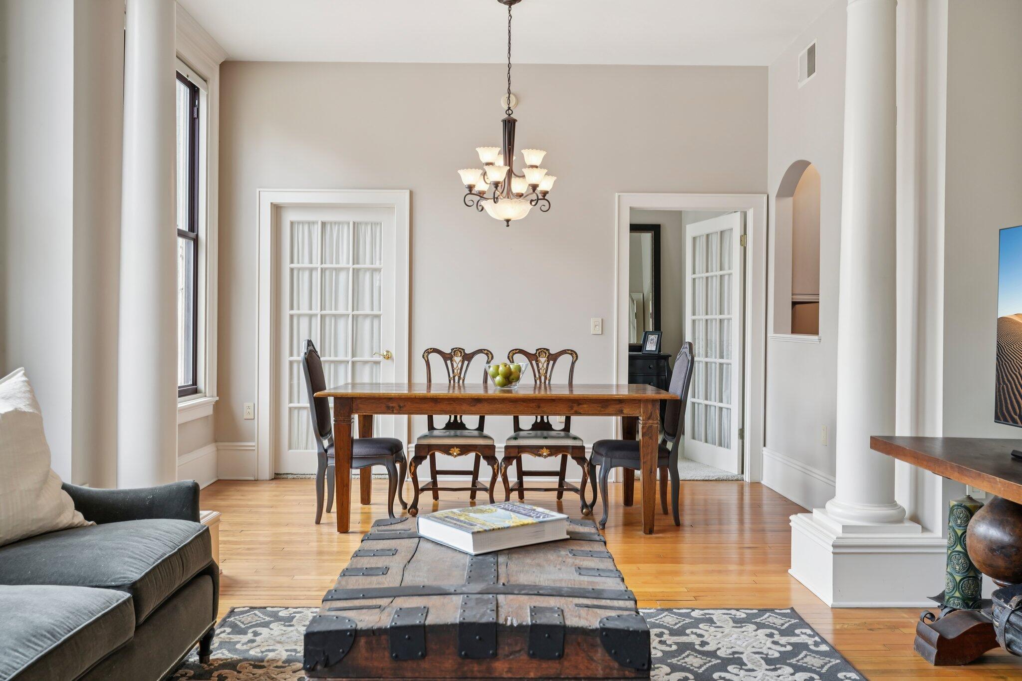 108 W Wells St Unit: 2C