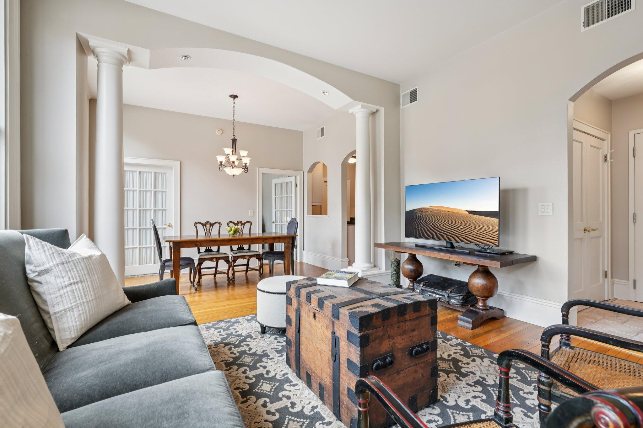 108 W Wells St Unit: 2C