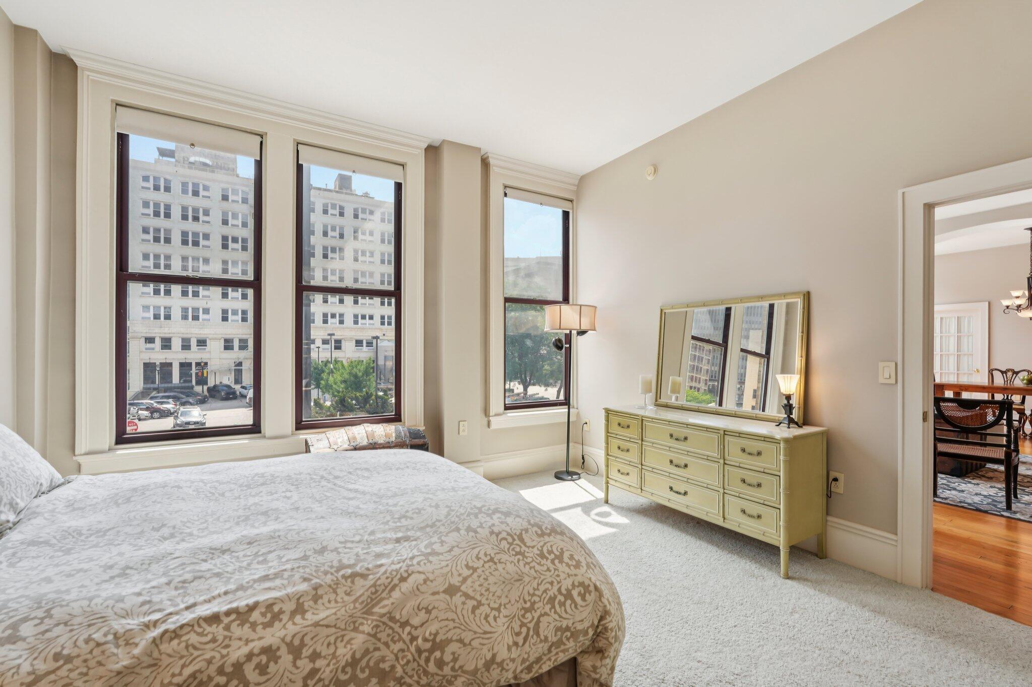 108 W Wells St Unit: 2C
