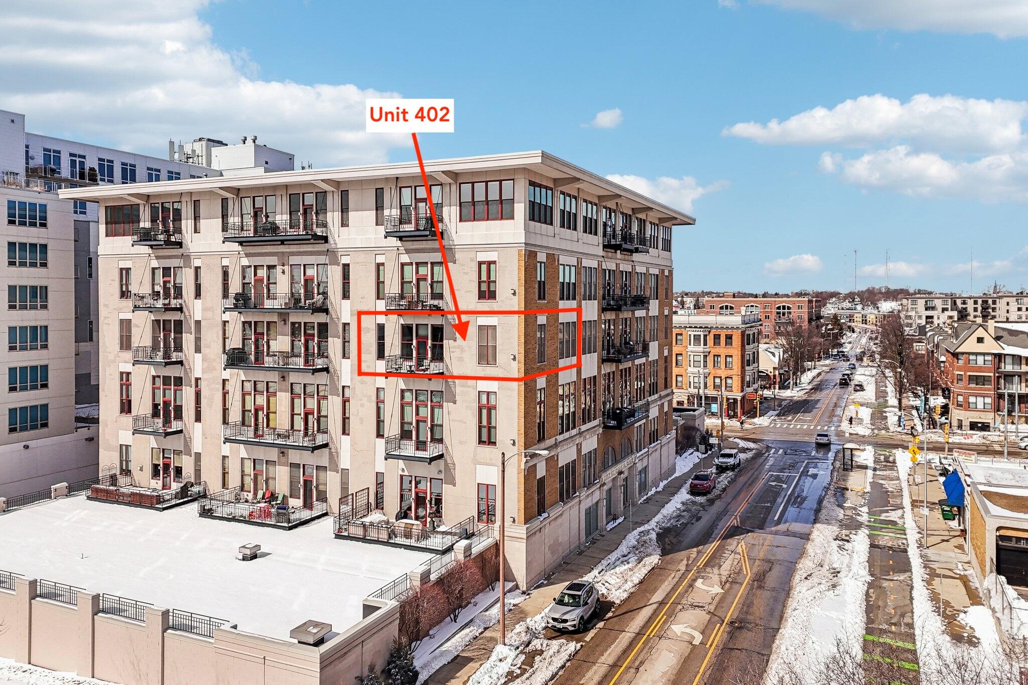 1325 N Van Buren St Unit: 402