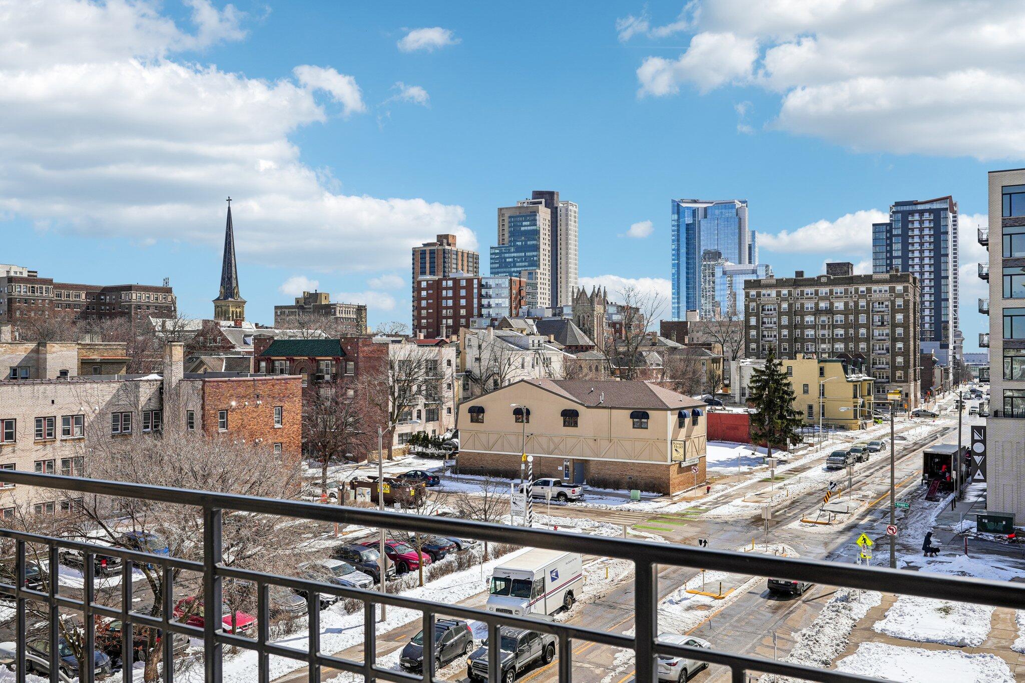 1325 N Van Buren St Unit: 402