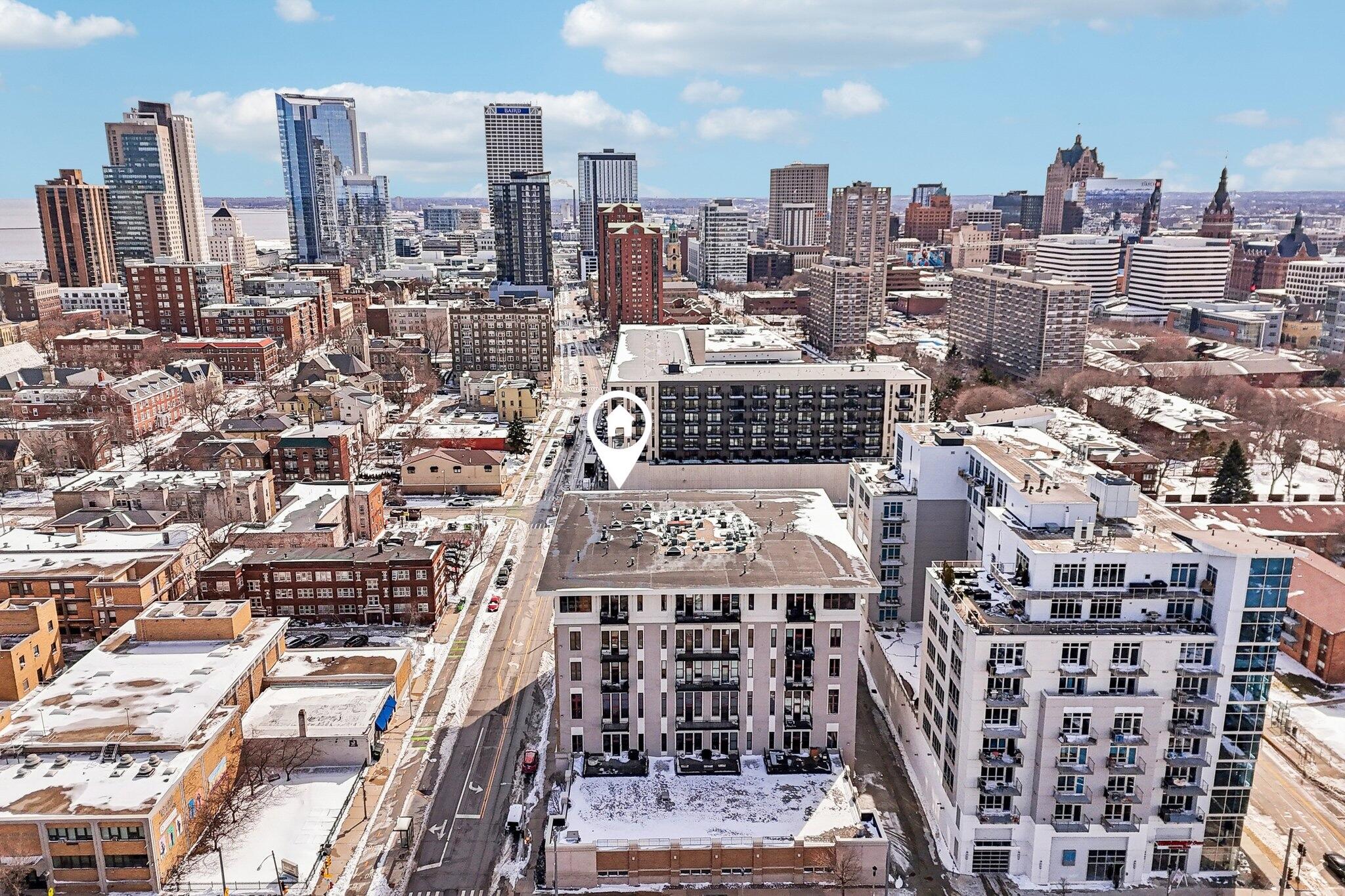 1325 N Van Buren St Unit: 402
