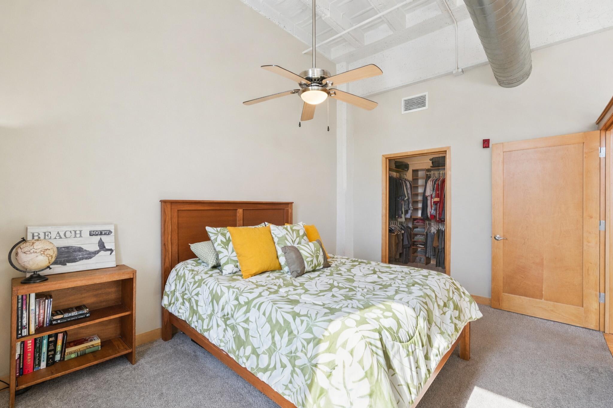 1325 N Van Buren St Unit: 402