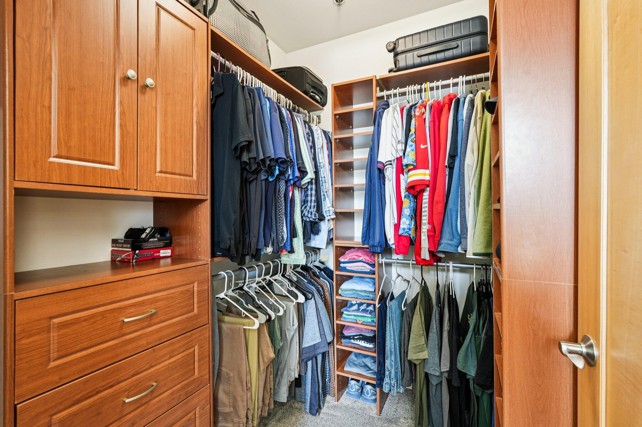 1325 N Van Buren St Unit: 402