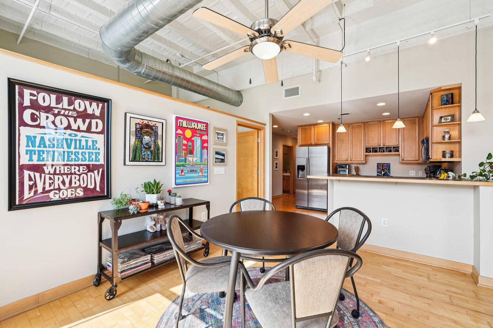 1325 N Van Buren St Unit: 402