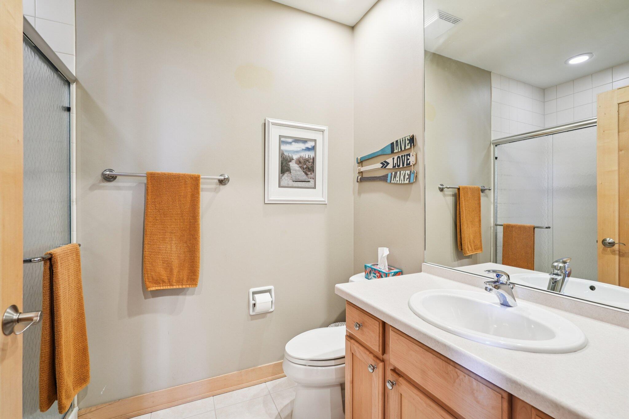 1325 N Van Buren St Unit: 402