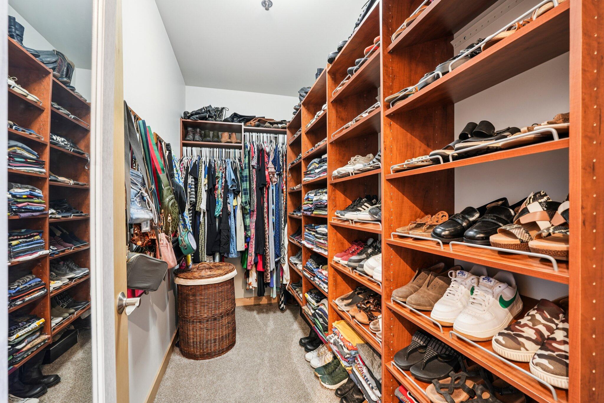 1325 N Van Buren St Unit: 402