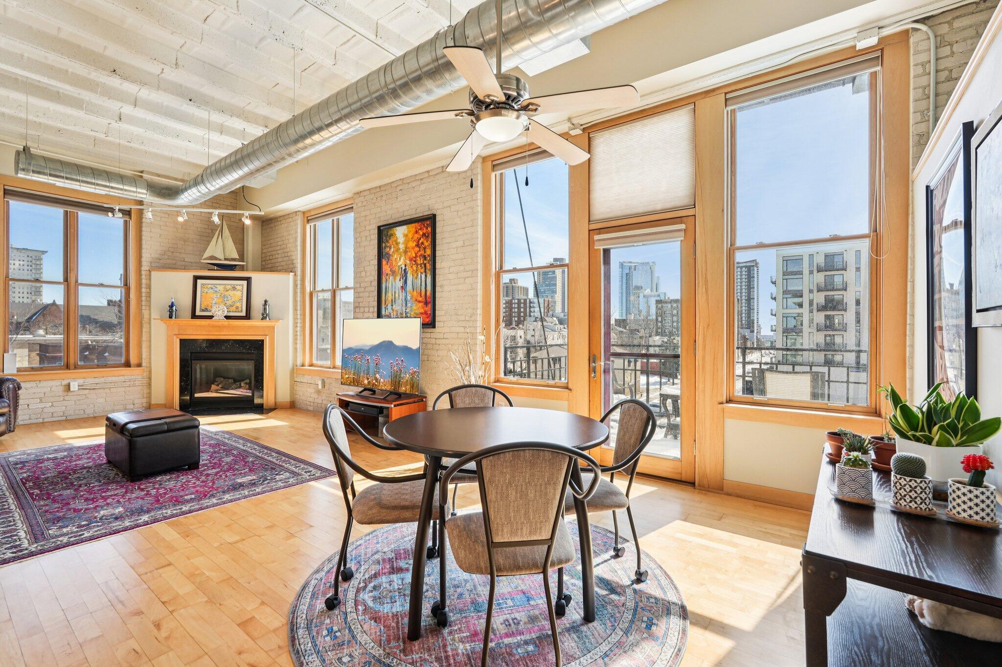 1325 N Van Buren St Unit: 402