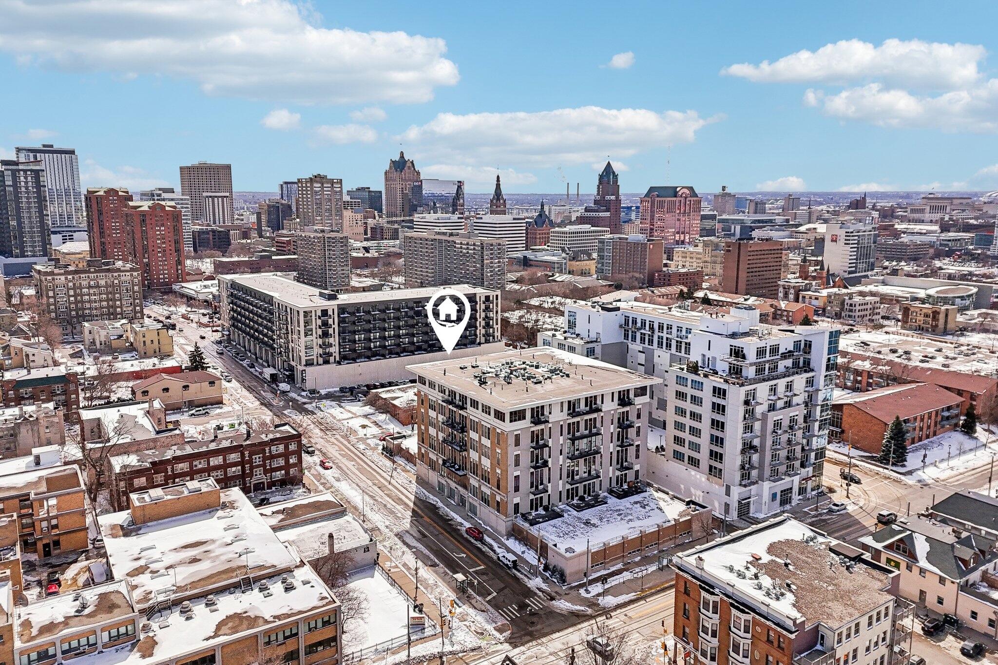 1325 N Van Buren St Unit: 402