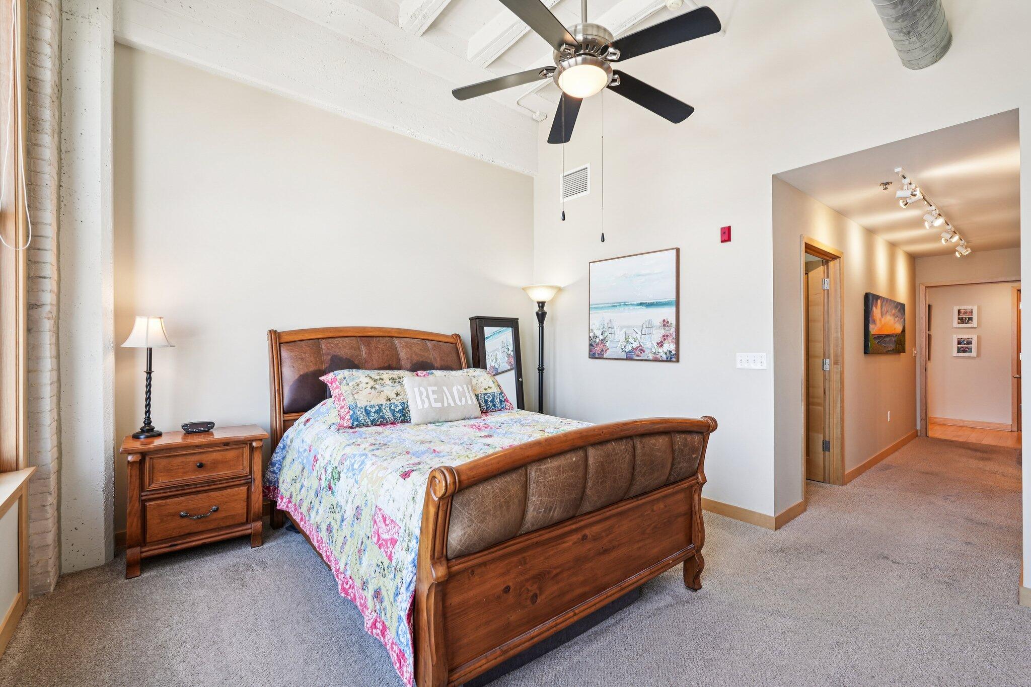 1325 N Van Buren St Unit: 402