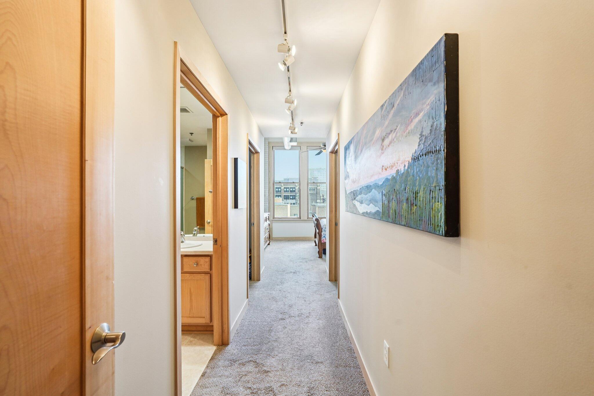 1325 N Van Buren St Unit: 402