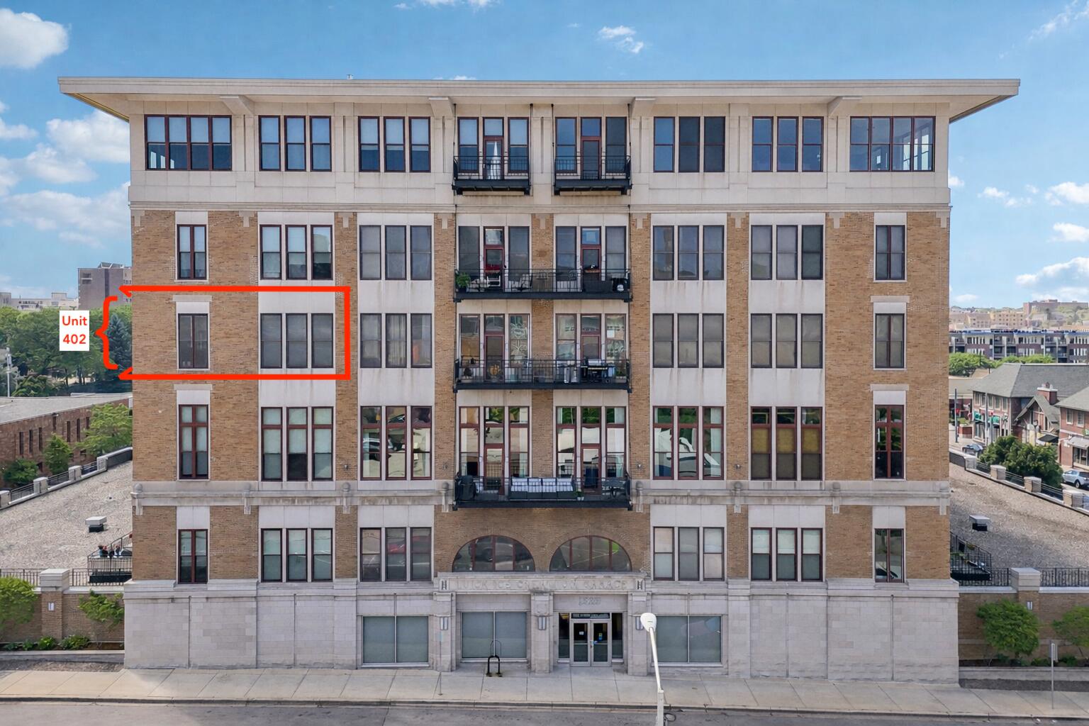 1325 N Van Buren St Unit: 402