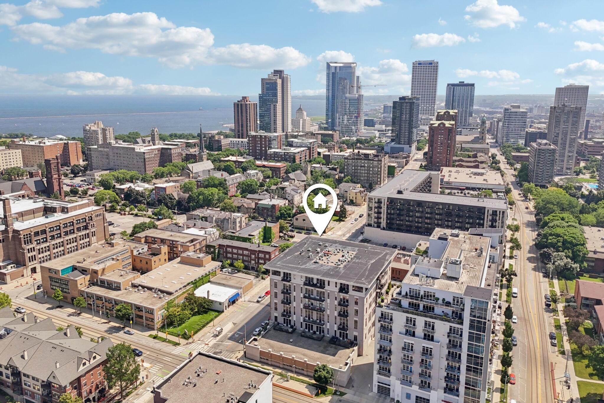 1325 N Van Buren St Unit: 402