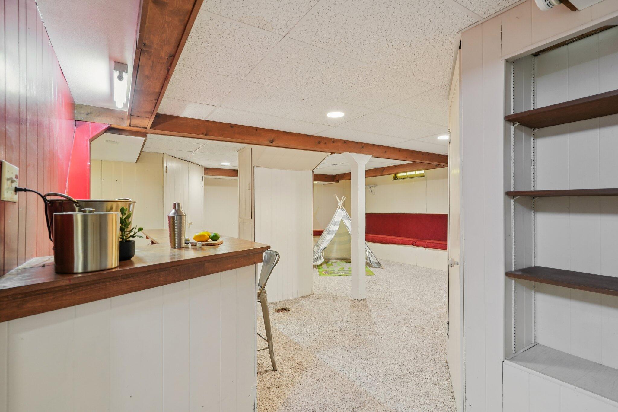 5671 N Bay Ridge Ave