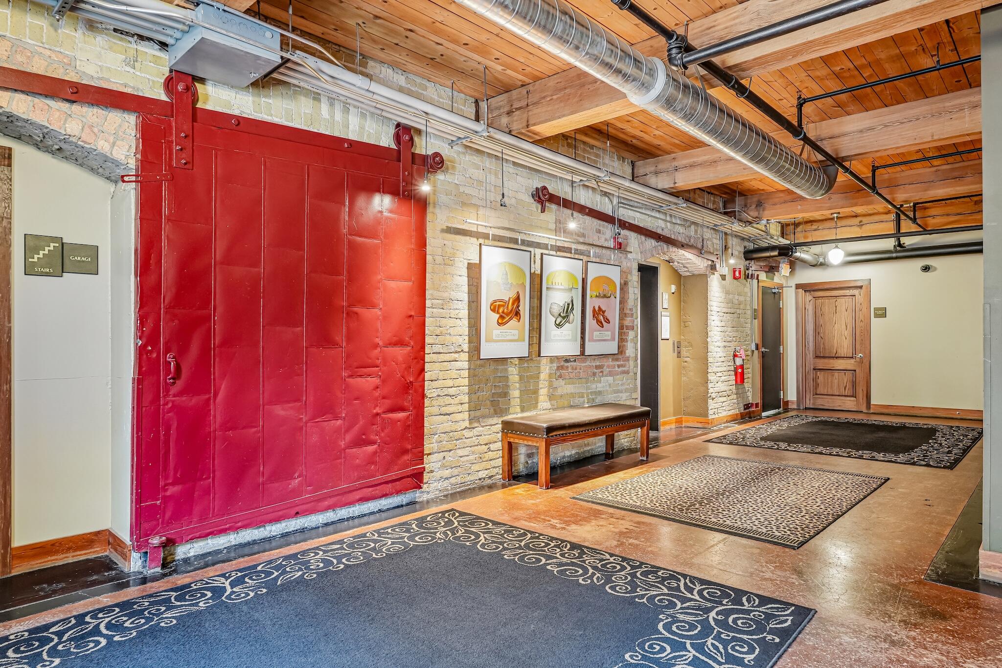 1818 N Water St Unit: 504