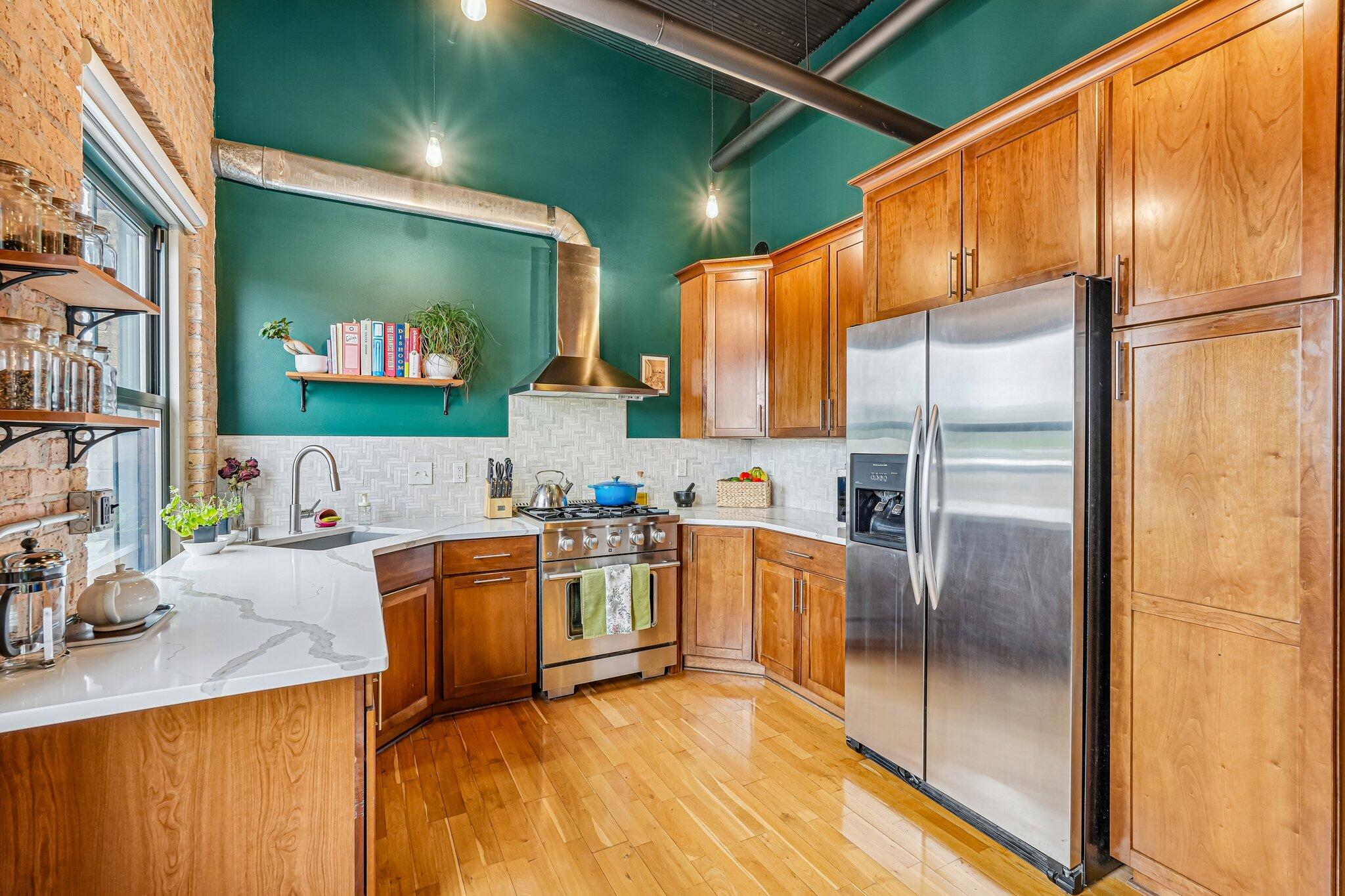 1818 N Water St Unit: 504