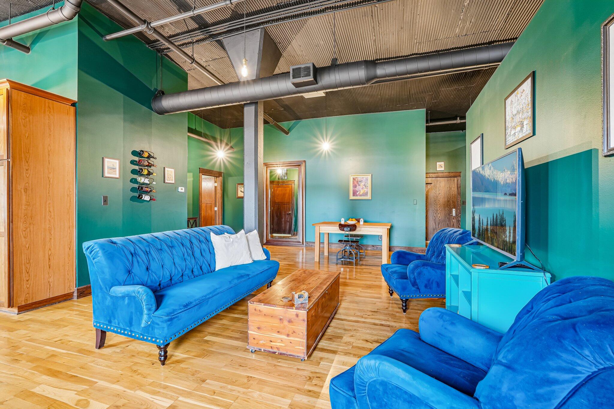 1818 N Water St Unit: 504