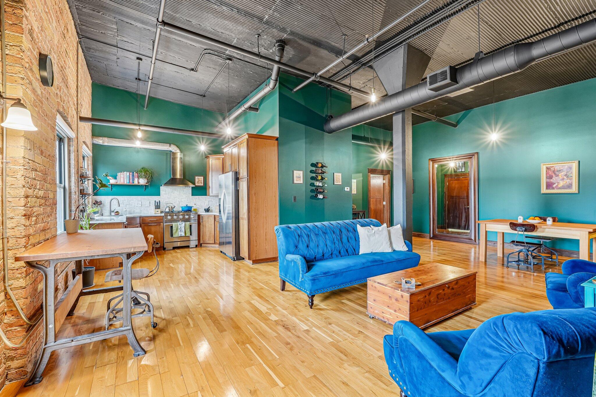 1818 N Water St Unit: 504